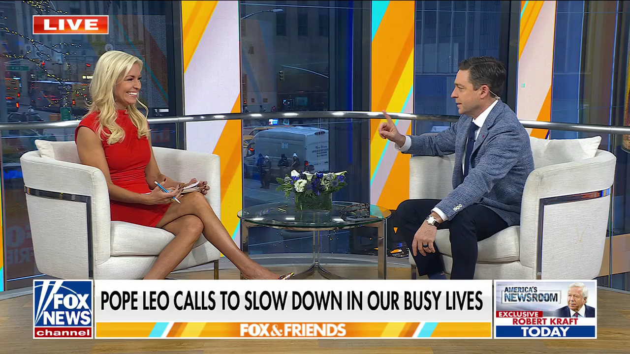 FOX and Friends 2025-12-17-0700 (04).png