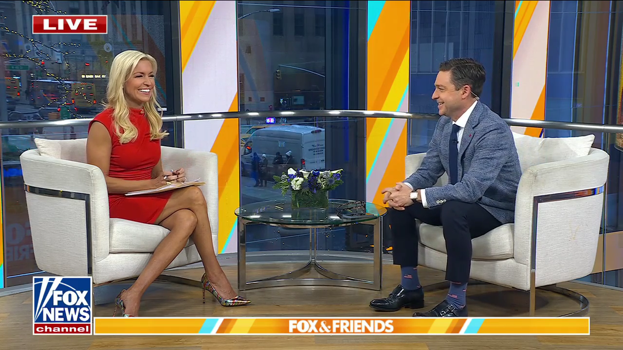 FOX and Friends 2025-12-17-0700 (07).png