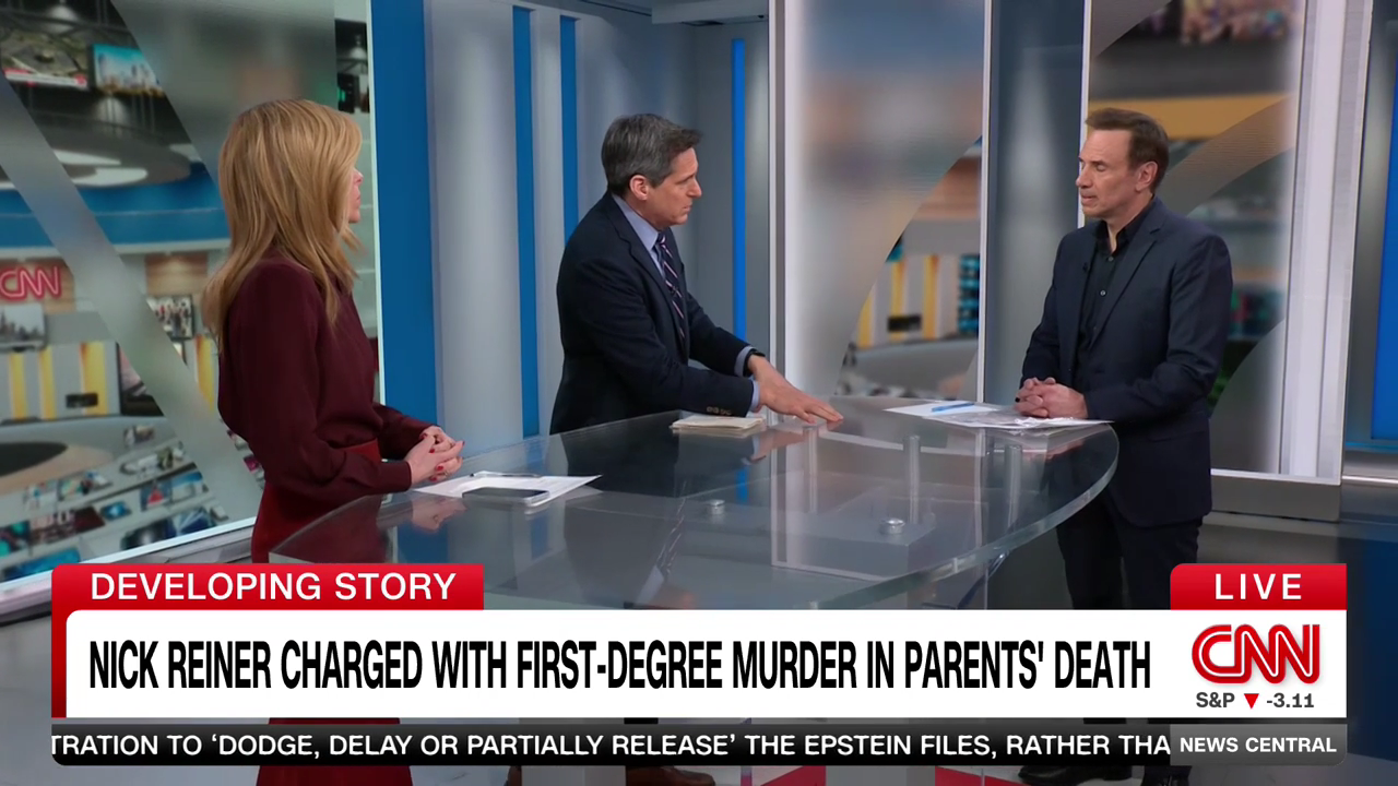 CNN News Central 2025-12-17-0900 (06).png