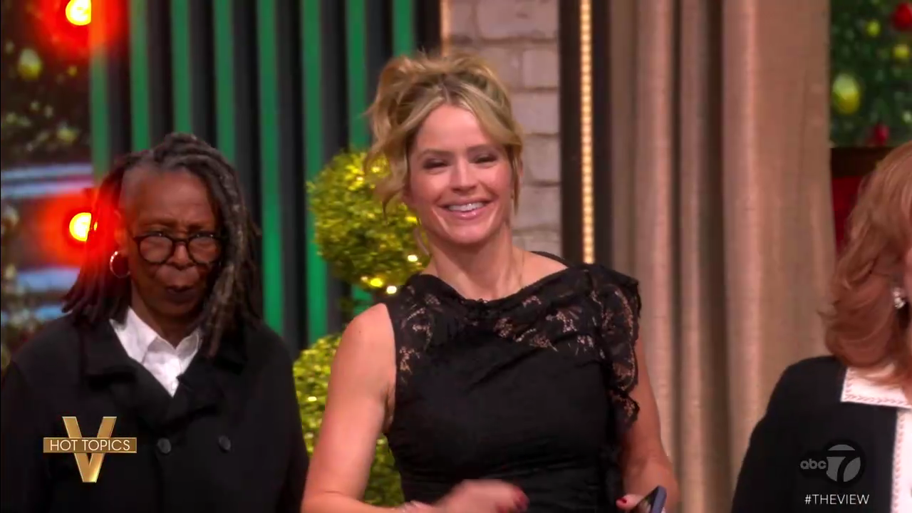 The View S29E71 2025-12-17-1100 (07).png