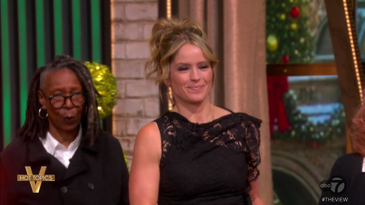 The View S29E71 2025-12-17-1100 (08).png