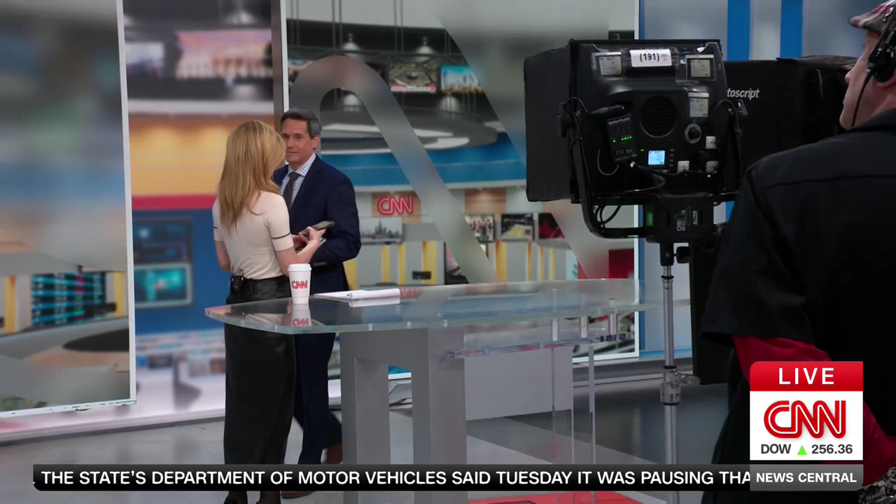 CNN News Central 2025-12-18-0900 (11).png