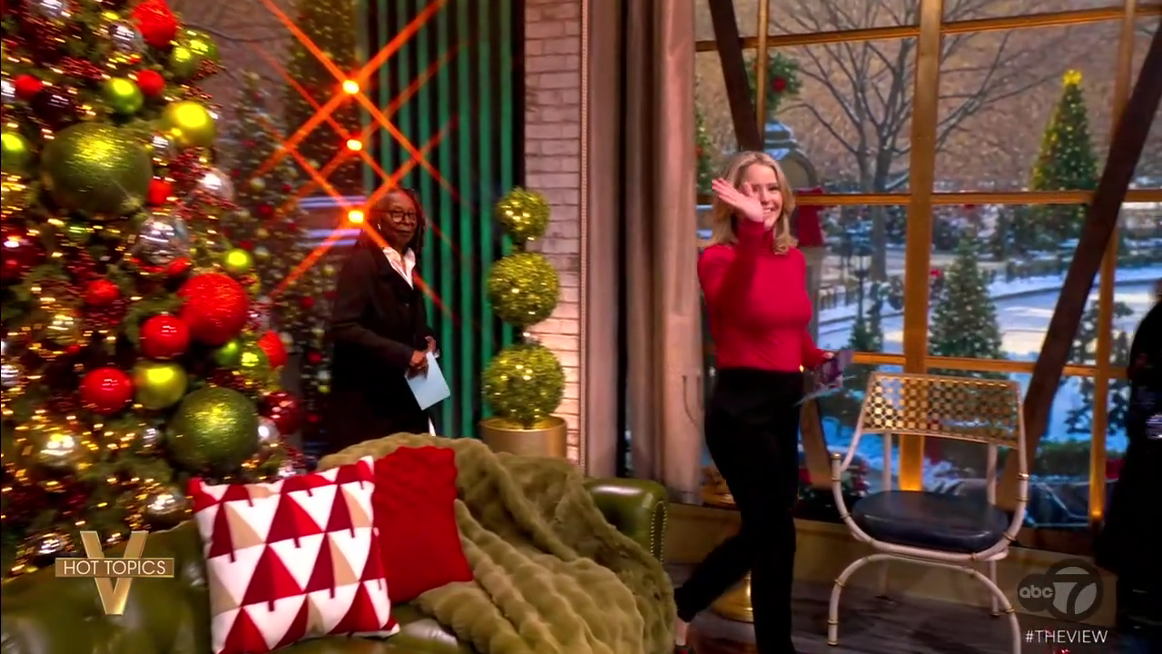 The View S29E72 2025-12-18-1100 (04).png