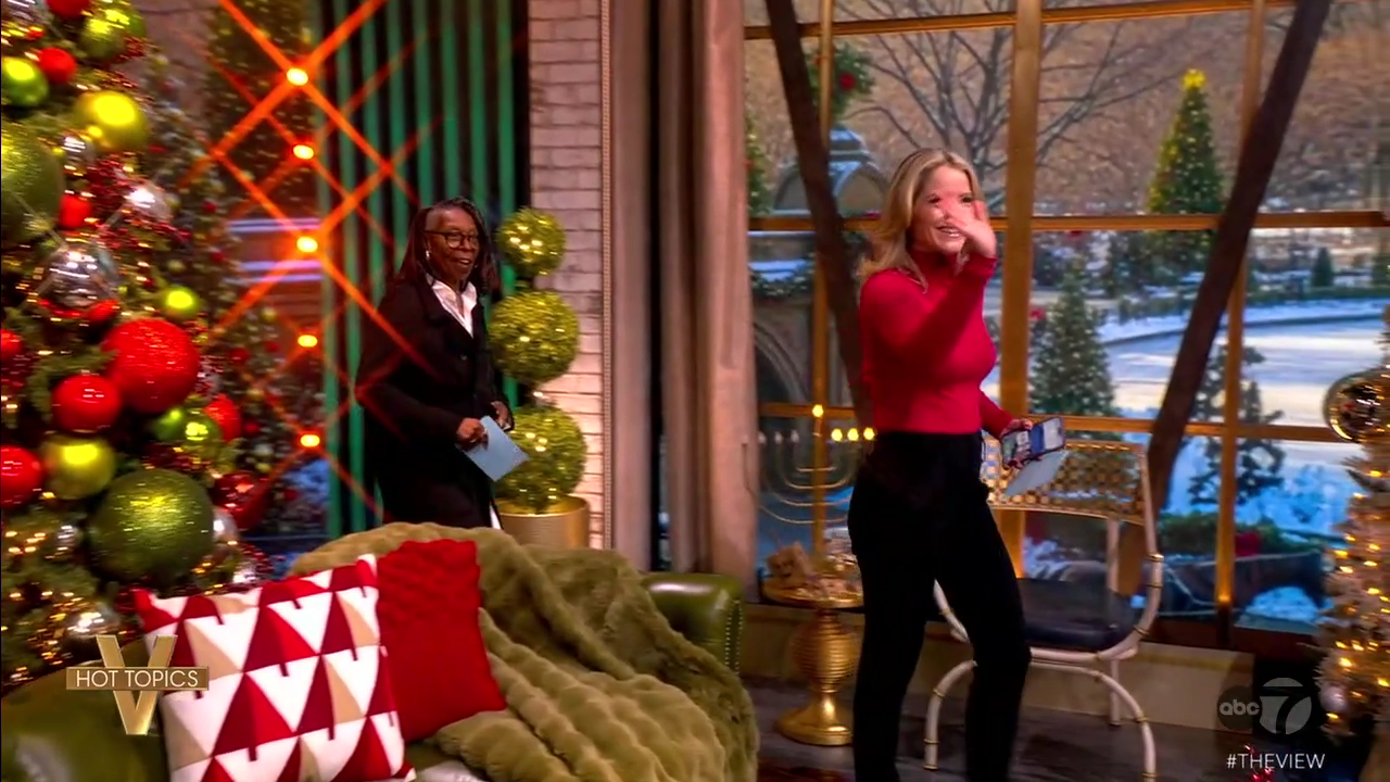 The View S29E72 2025-12-18-1100 (05).png