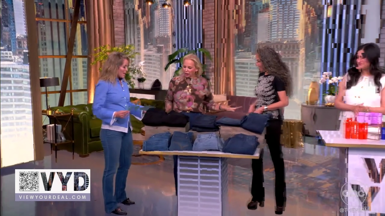 The View S29E79 2026-01-12-1100 (45).png