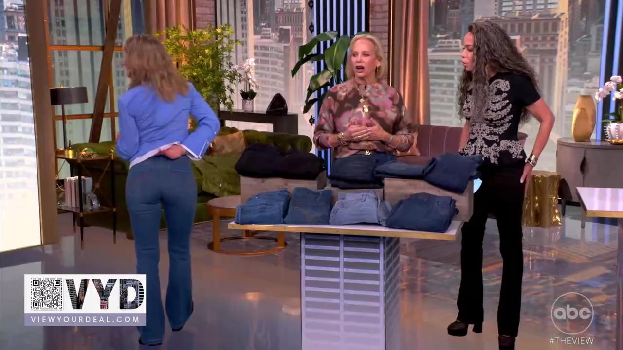 The View S29E79 2026-01-12-1100 (62).png