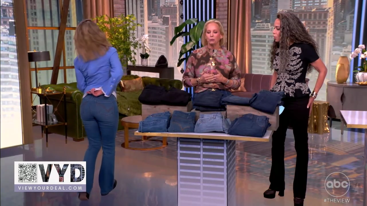 The View S29E79 2026-01-12-1100 (64).png