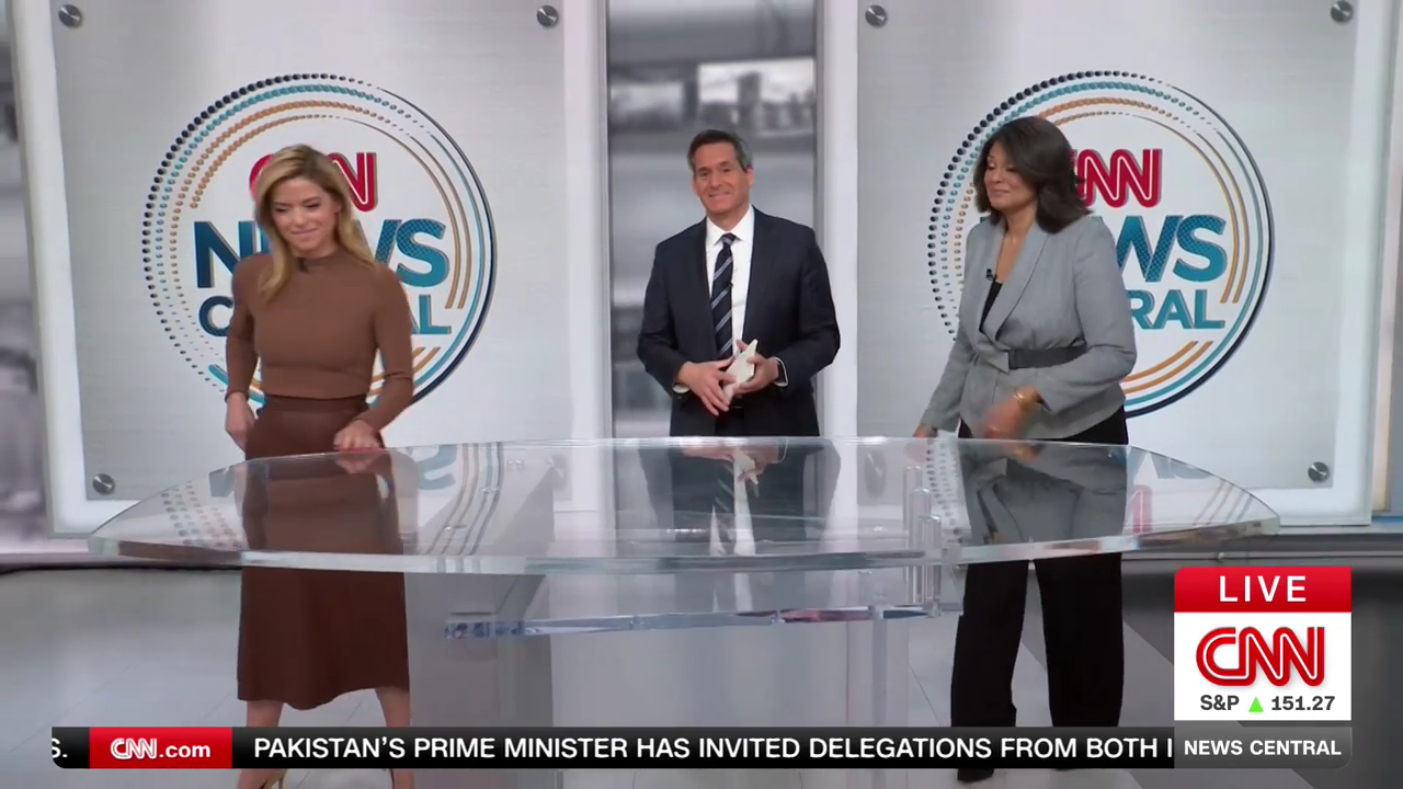 CNN News Central 2026-04-08-0900 (10).png