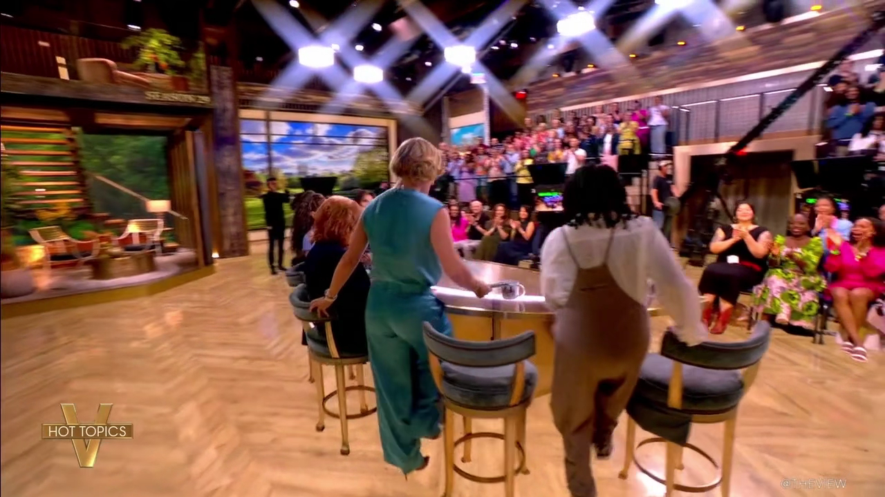 The View S29E165 2026-05-20-1100 (09).png