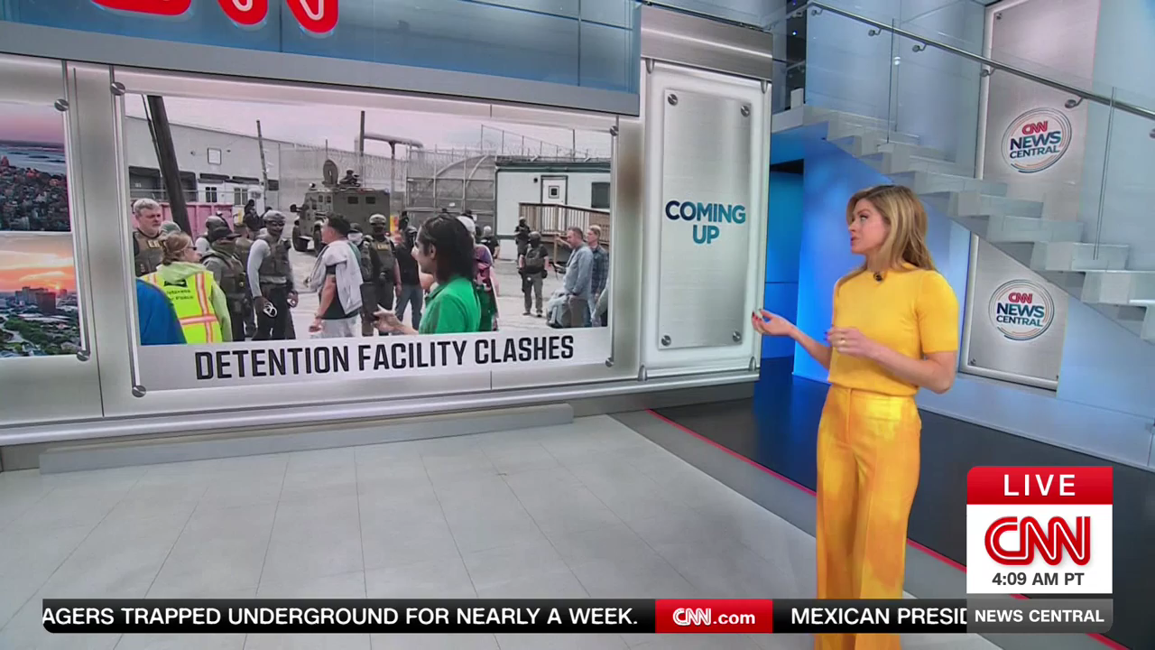 CNN News Central 2026-05-26-0700 (04).png