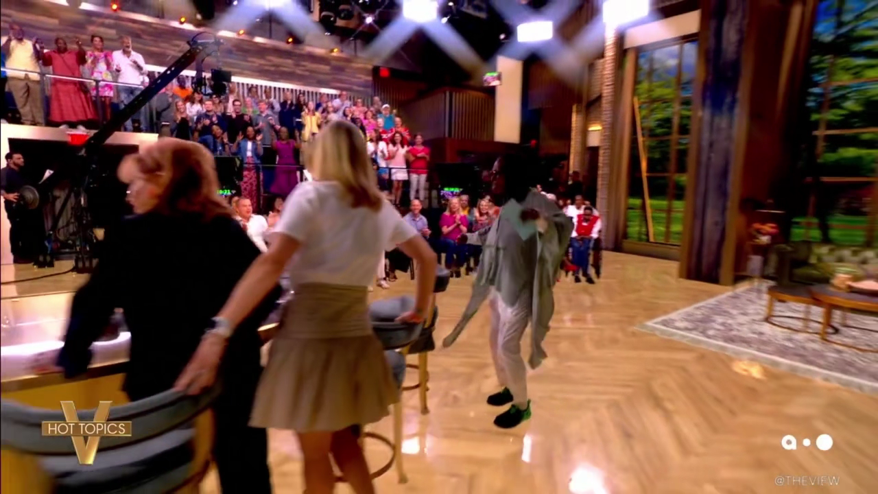 The View S29E187 2026-06-23-1100 (07).png