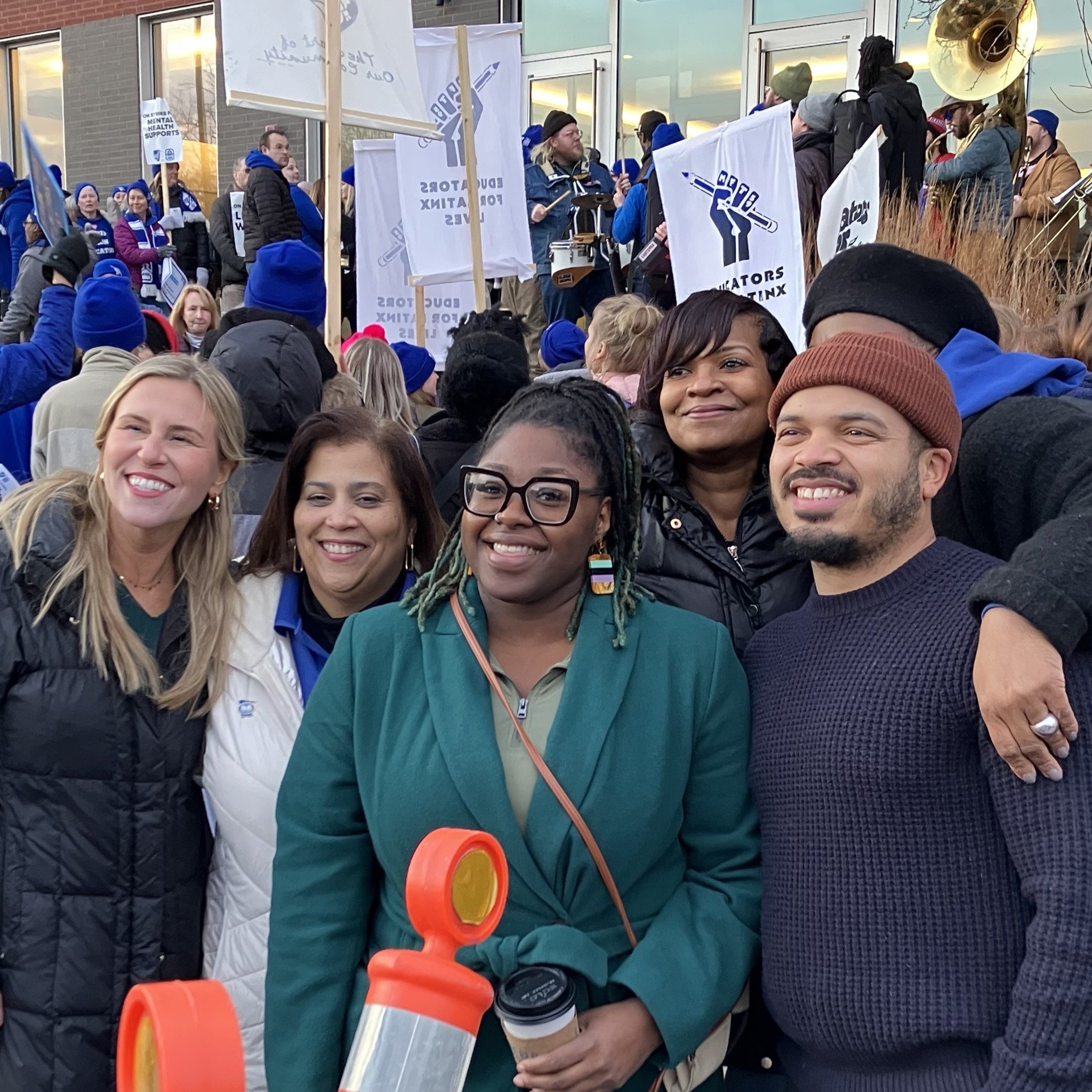 Happy May Day! From @mftlocal59 educators to @laborers363 Public Works workers to rideshare drivers with MULDA, I'm proud of our City Council standing with workers organizing across Minneapolis because everyone who works for a living deserves a livin