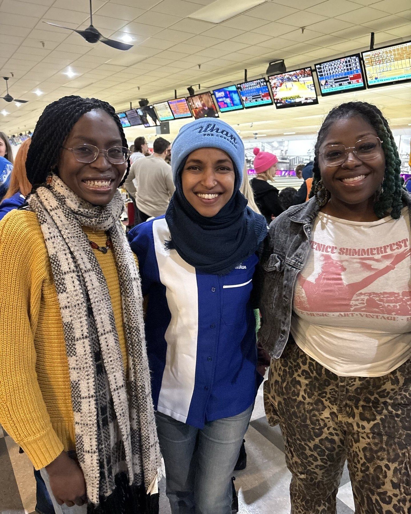 Great to close out the year with @IlhanMN and @go4esther at Ward 2's own Memory Lanes! Looking forward to ensuring we re-elect Congresswoman Ilhan Omar next year.