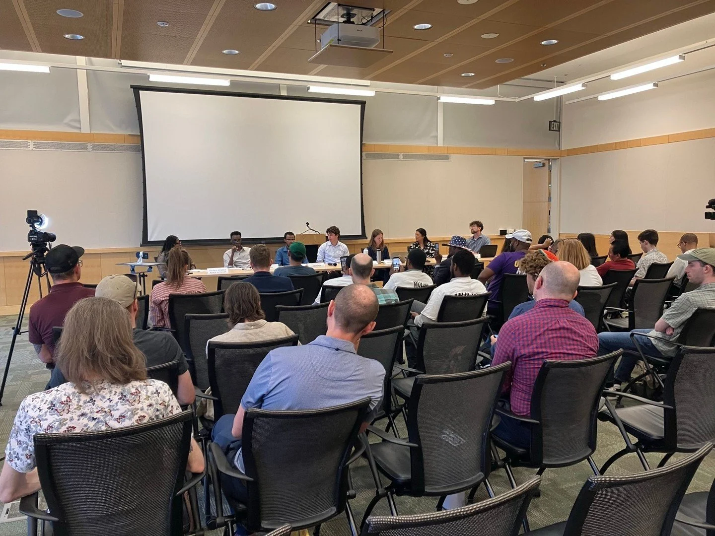 Great turnout for our Waymo regulation panel tonight! Trump and his ICE agents targeted our immigrant neighbors this winter and pushed families to the brink -- we can't let Waymo now come in and destroy thousands of majority immigrant jobs.

Thanks t