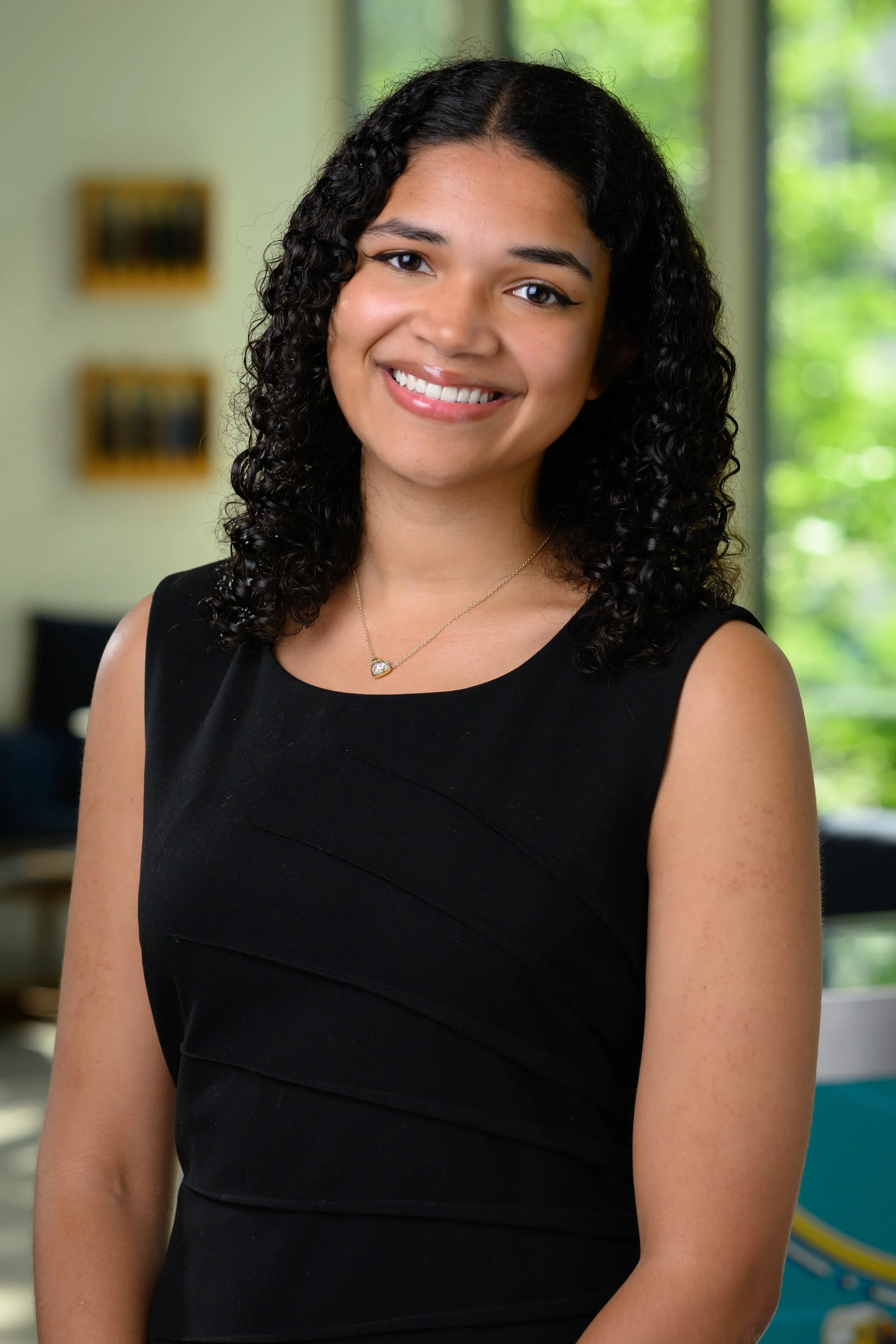 Mia Vesely (C'26)