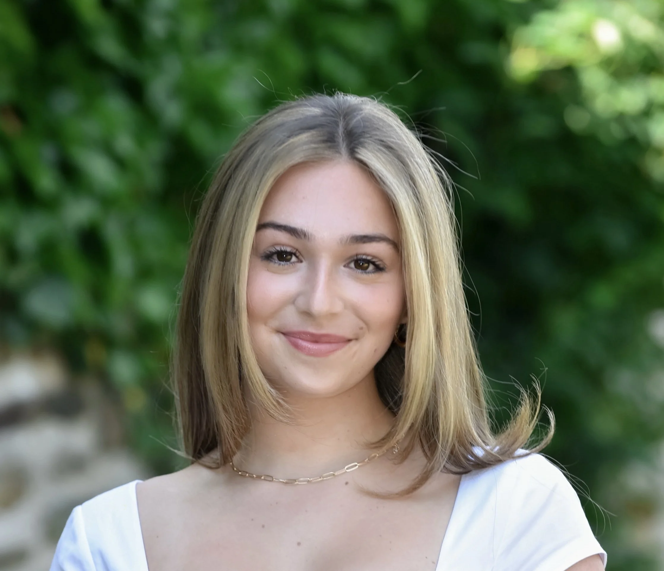 Anna Moss (C'28)