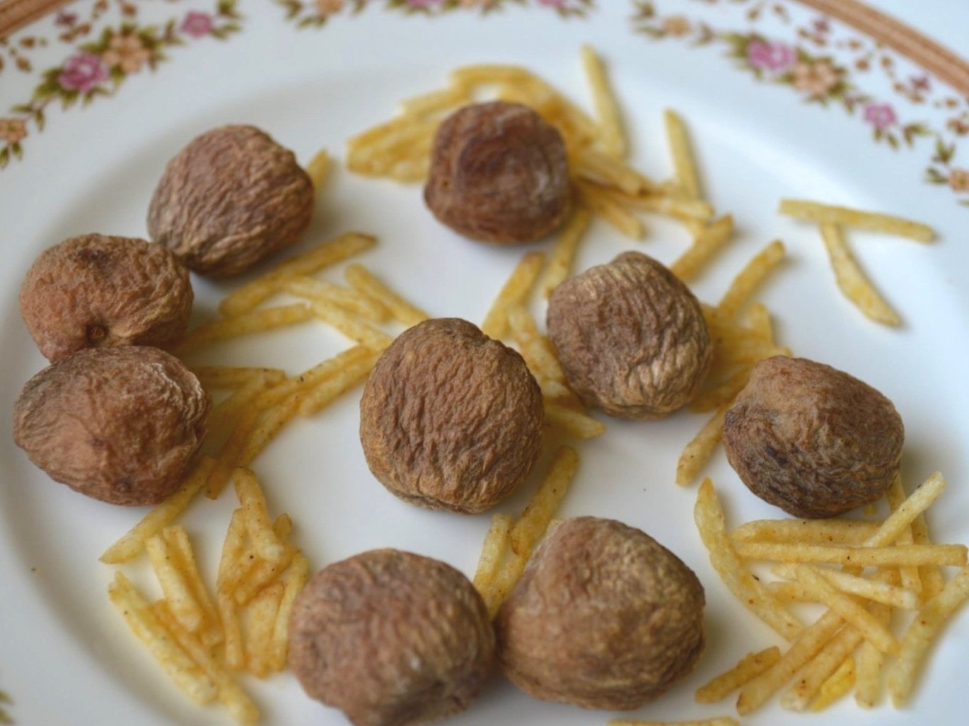 Dried Apricot or Jardalooand ‘Salli’ Also Known as Shoestring or Matchstick Potatoes