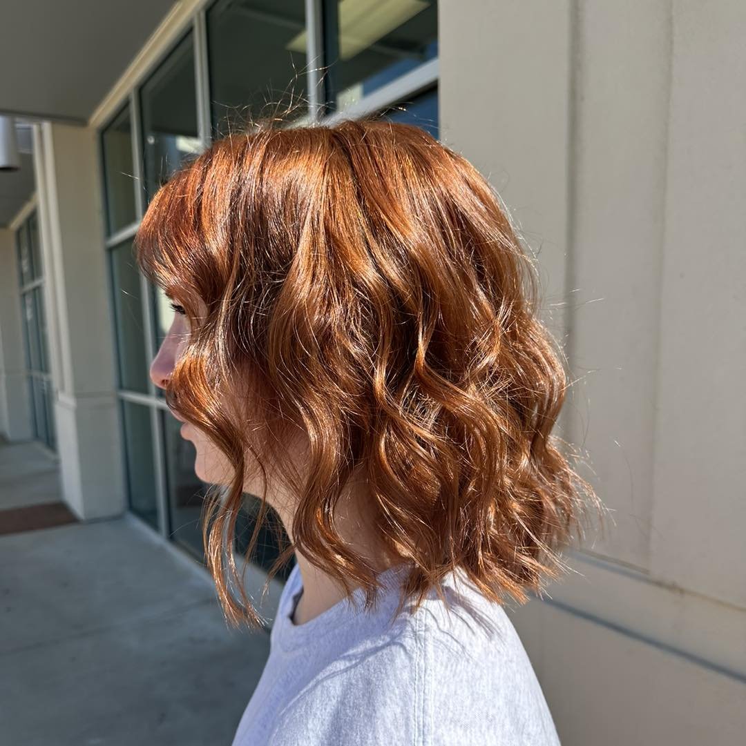 Get ready to bloom this spring with fiery red hues that ignite your style!🔥 

#fusionstylistannie #hairbyanniedear #fusionsalonsc #easleyschair #SpringHairTrends #shadeseqgloss #glazed #shinyhairgoals #redhaircolor