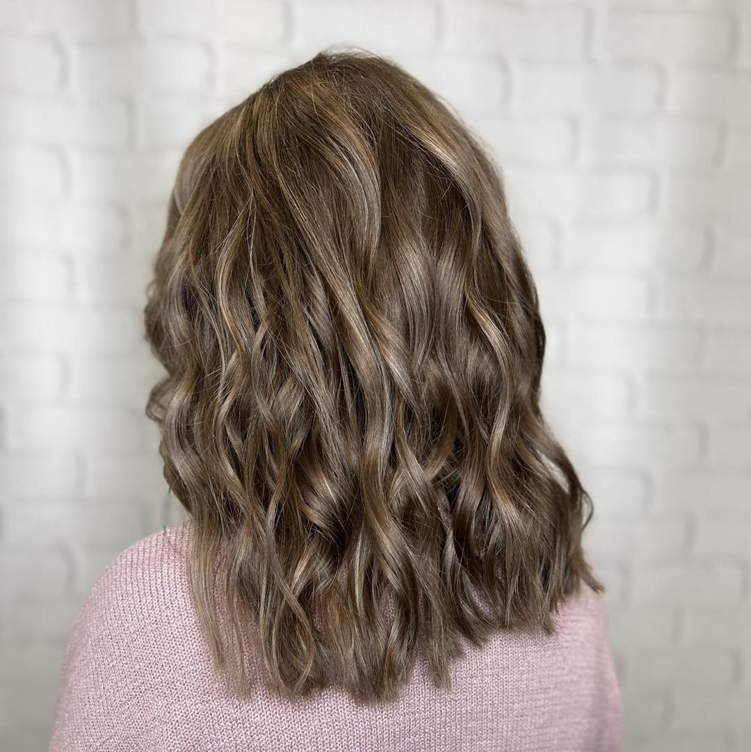 Dare to dream, dare to change! ✨
Check out this beautiful color and cut transformation by Emily. 🤩

#fusionsalonsc #easleysc #fusionstylistemily #easleyhaircolor #hairtransformation #redkencolor #goingdarker #dimensionalcolor