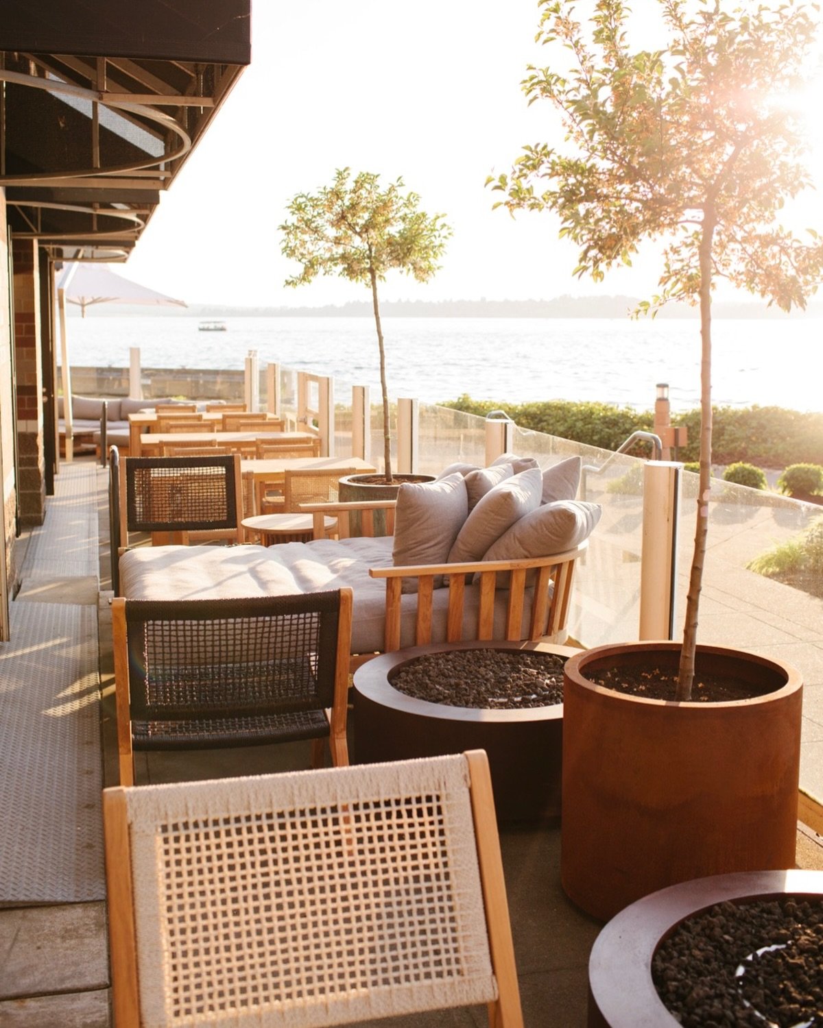 Good morning, Kirkland! Let us invite you to have brunch on our patio on this gorgeous weekend. Bottomless mimosas are on deck!