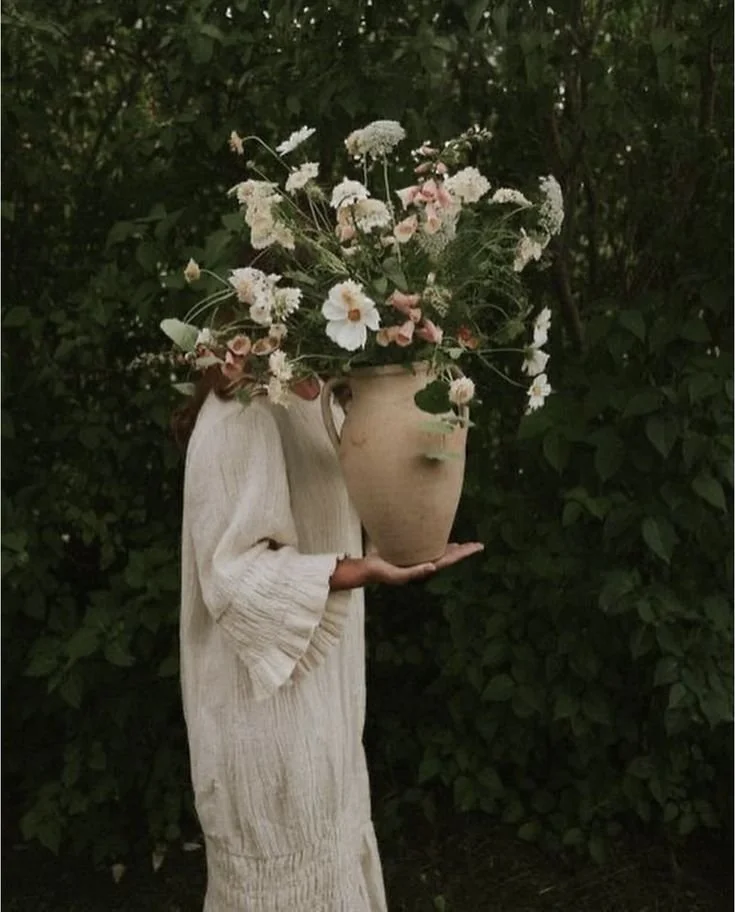 The Joy of Seasonal Living: Everyday Rituals to Nurture Wellbeing