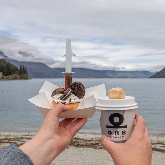 Here to remind you that when things seem a little gloomy, there's always a way to cheer yourself up 🍩☕ #ballsandbangles

#queenstown #queenstownnz #queenstownholidays #ballsandbangles #newzealandeats #treatday #queenstowneats #freakshakes #donuts #f