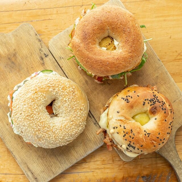 Bagels are baked. Call in now and we'll get it toasty for ya 🥯

#queenstown #queenstownnz #supportlocal #ballsandbangles #newzealandeats #treatday #queenstowneats #donutworry #bagelsforbreakfast #bagels #bagelsandwiches #freshlybaked