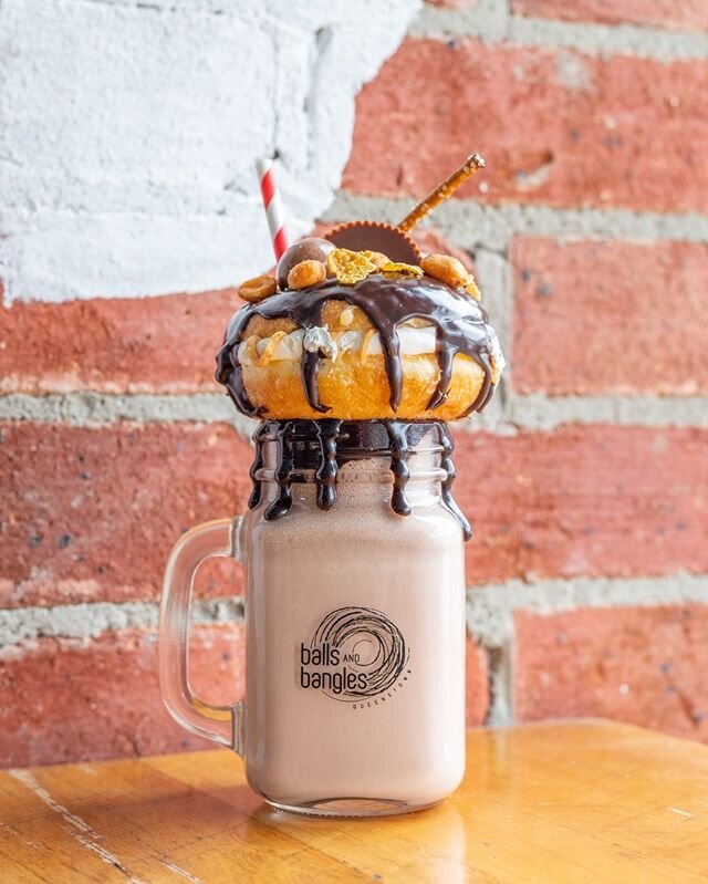 We know it's the weekend, but these are worth getting out of bed for!

#queenstown #queenstownnz #queenstownholidays #ballsandbangles #newzealandeats #treatday #queenstowneats #freakshakes #donuts #foodofinstagram #donutheaven #donutworry #bagelsforb