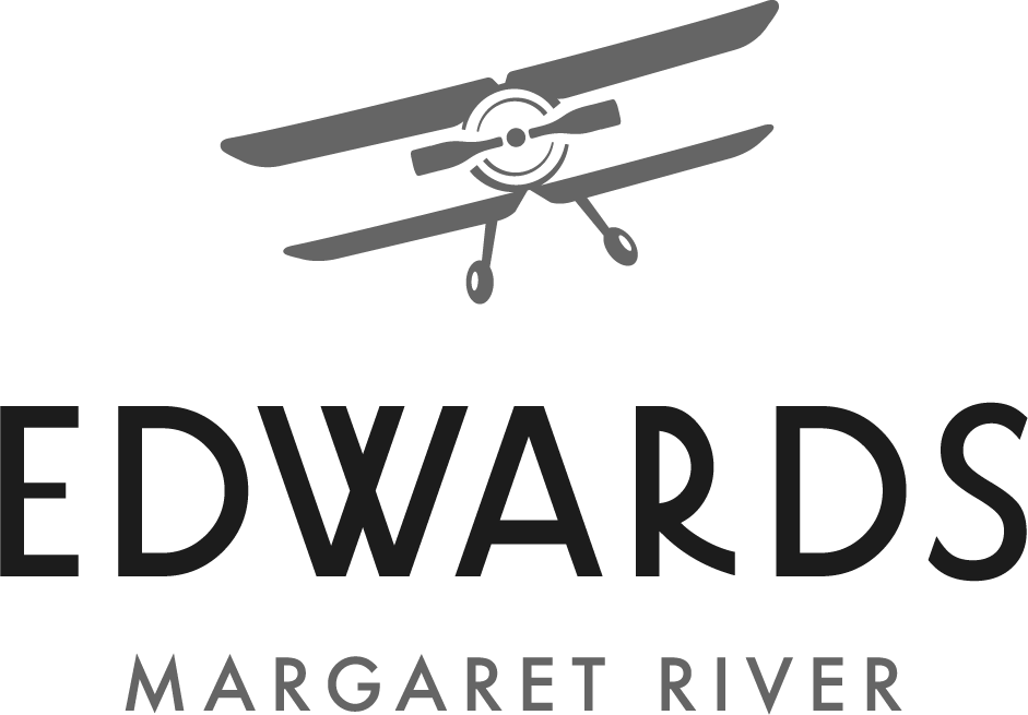 Edwards Wines_BLKWHT- Masterbrand 2 Colour copy.png