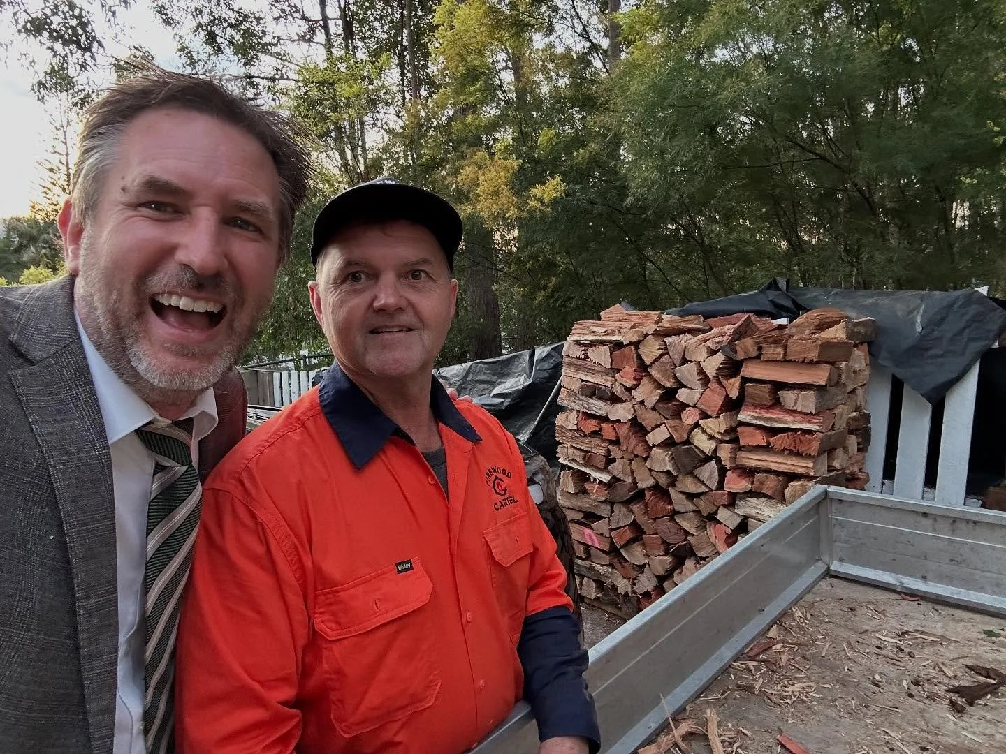 Got a final delivery for winter yesterday from the legend Matt at @firewoodcartel. Thanks for keeping @jude19 warm!