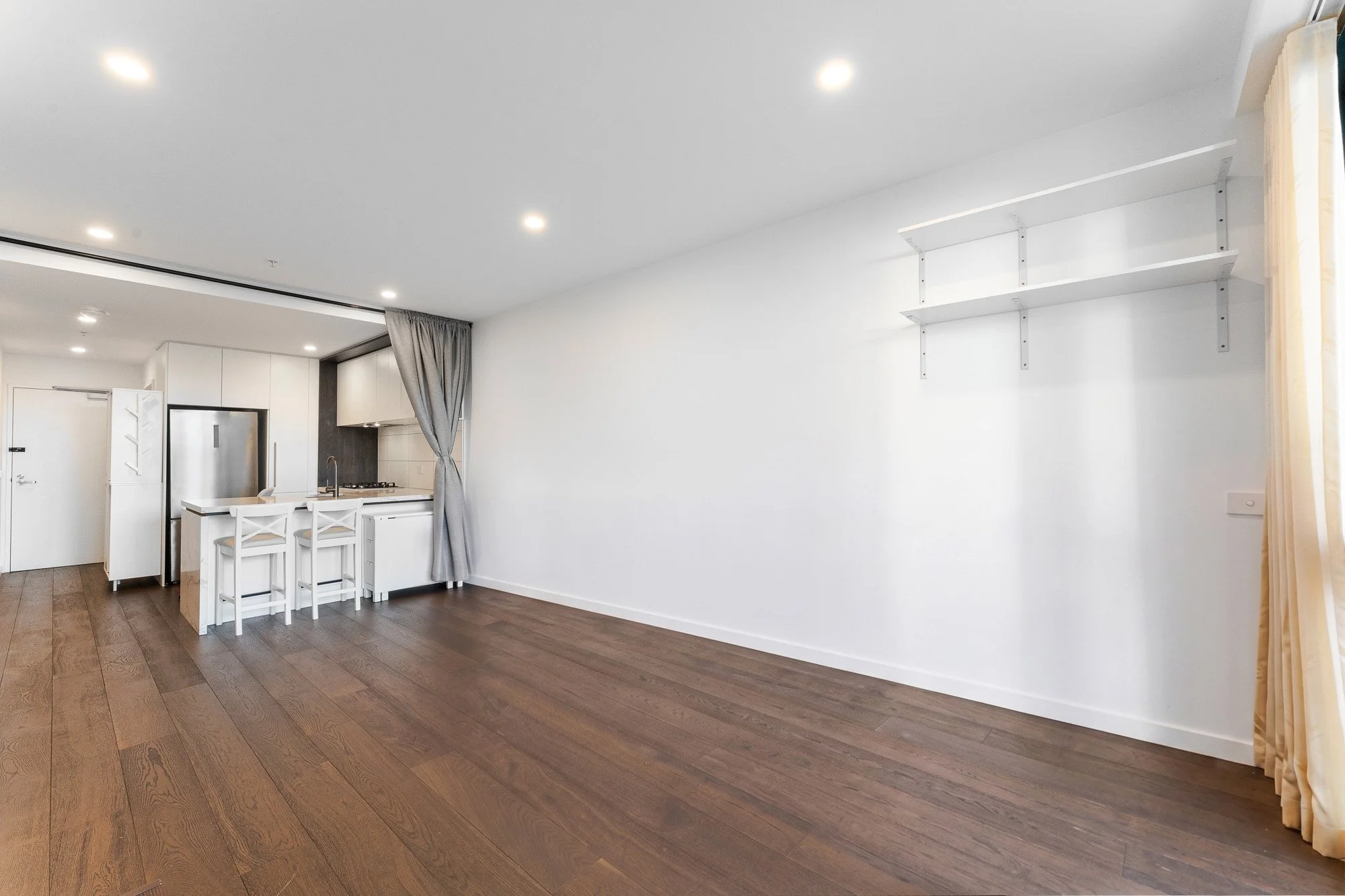 Shelly - 609-828 whitehorse rd10.jpg