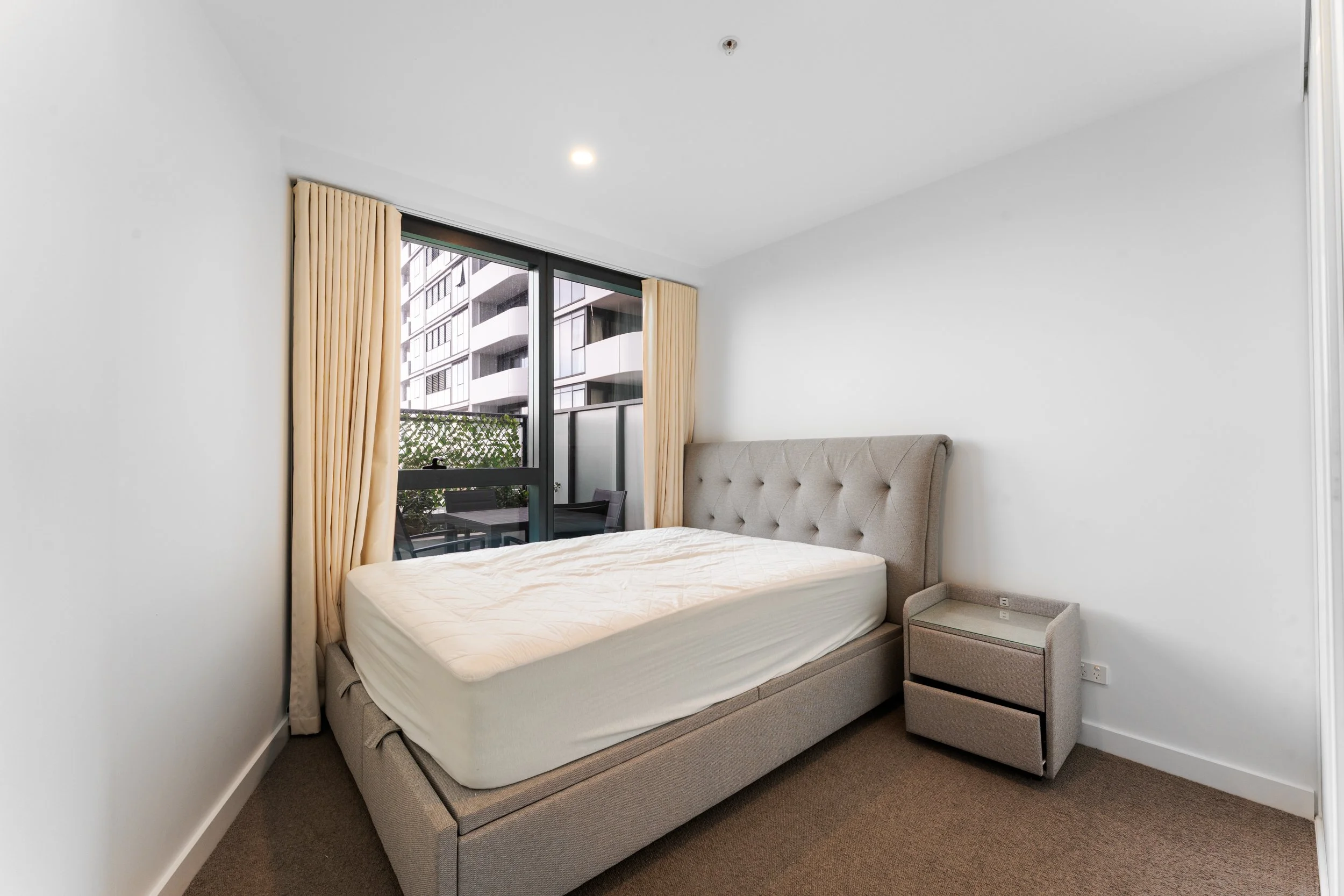 Shelly - 609-828 whitehorse rd2.jpg