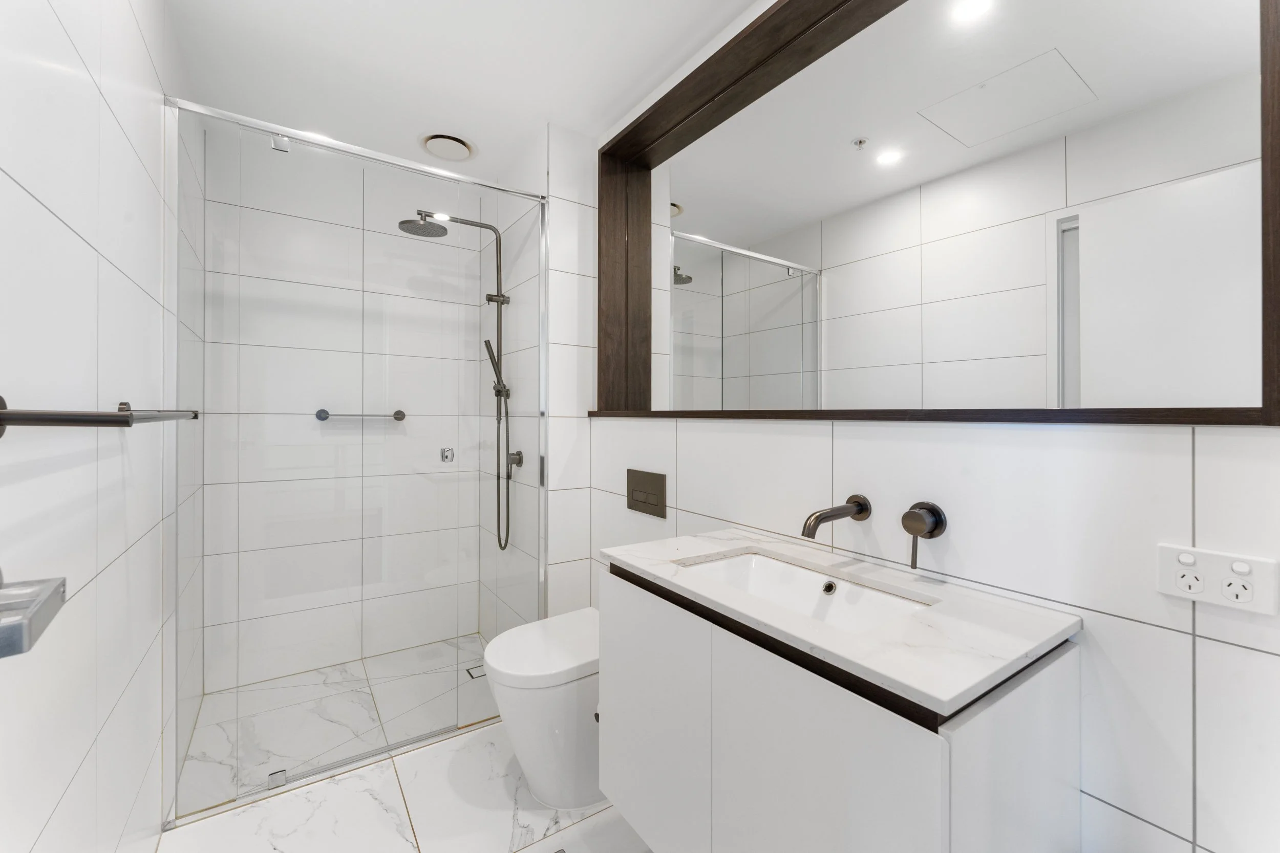 Shelly - 609-828 whitehorse rd3.jpg