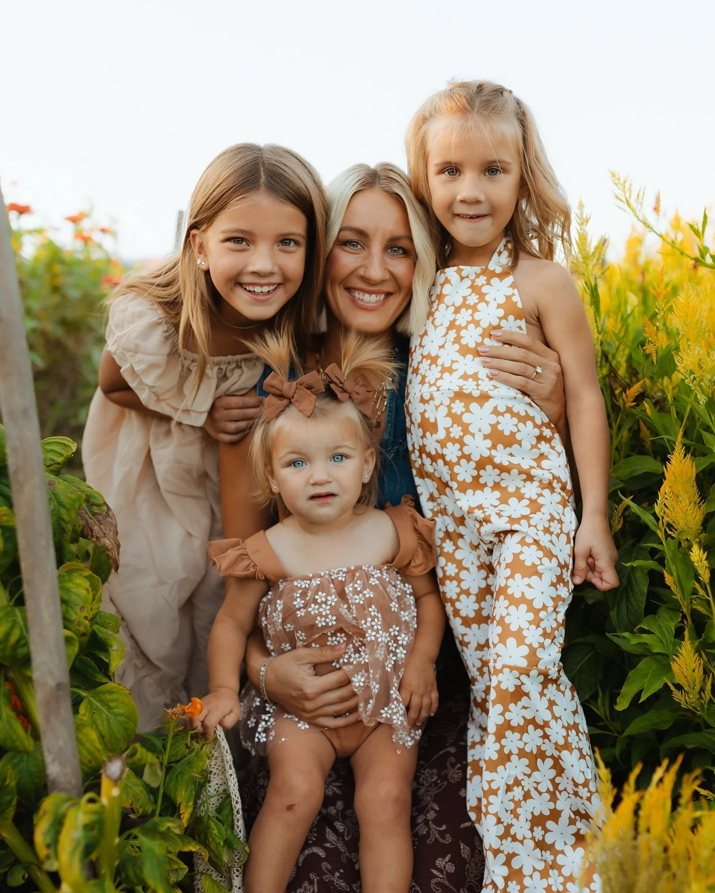 Obsessed with this session, we spent our evening chasing babies in the sunshine and it was just perfect!
