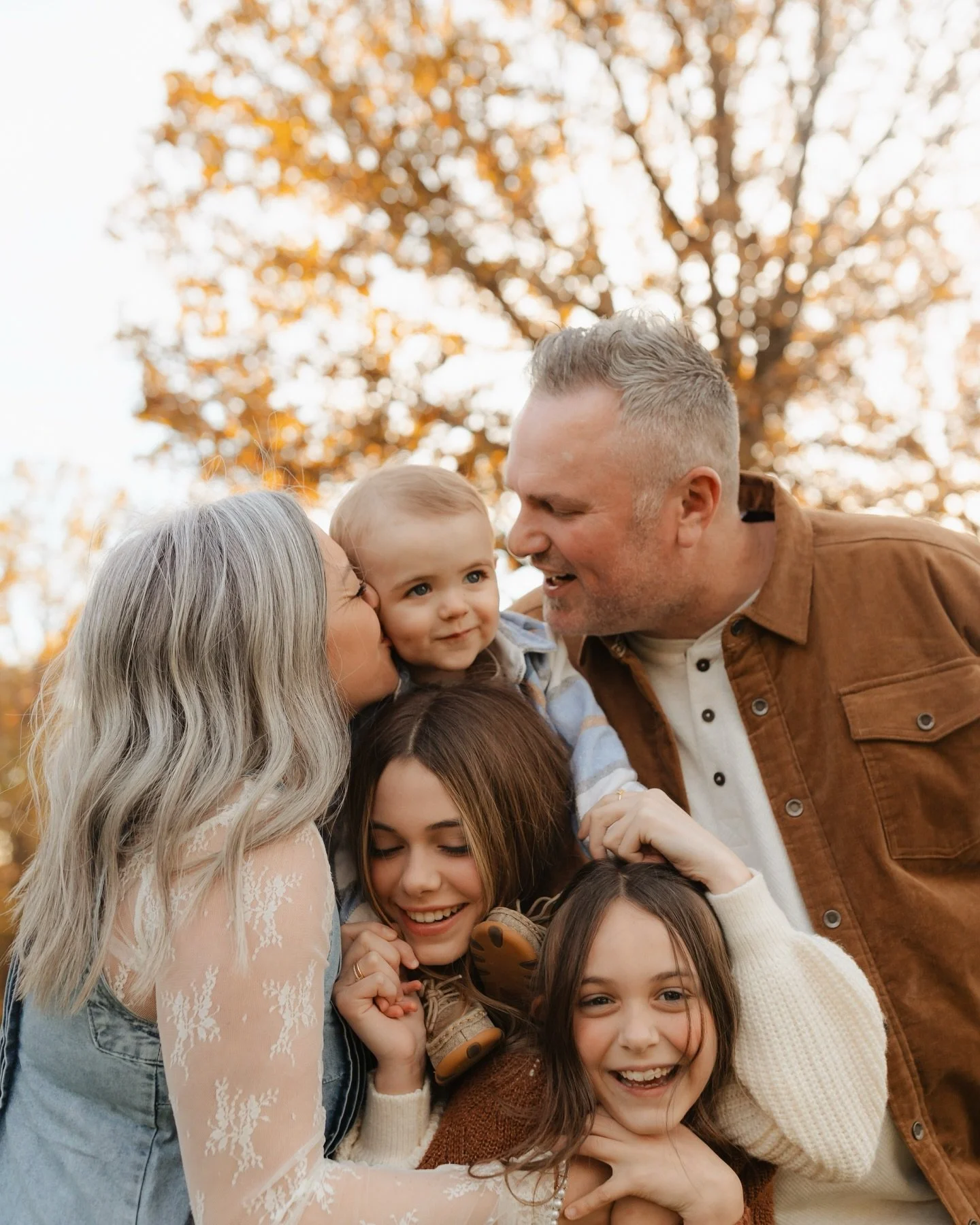 Who is team shop online vs team shop in store?! I&rsquo;m team last minute order things online that won&rsquo;t get here in time and now i&rsquo;m forced to go out and shop in person 😭👀🤣