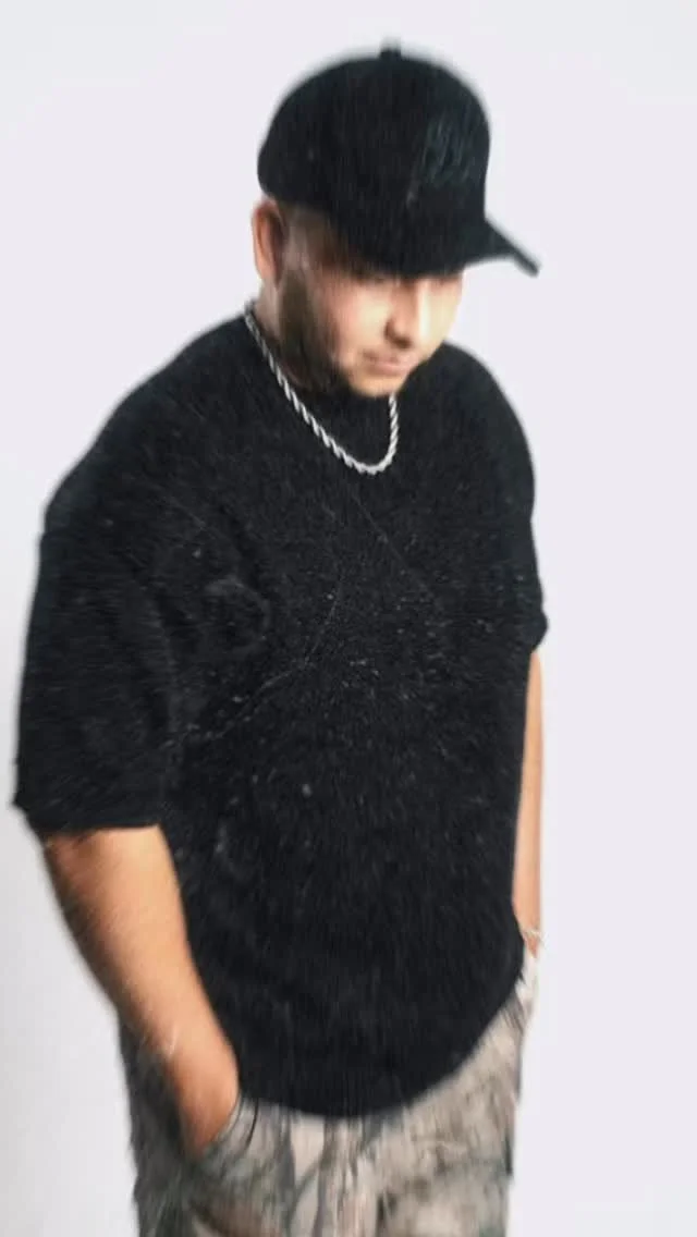 𝔞𝔩𝔴𝔞𝔶𝔰 𝔬𝔫 𝔱𝔥𝔢 𝔪𝔬𝔳𝔢
