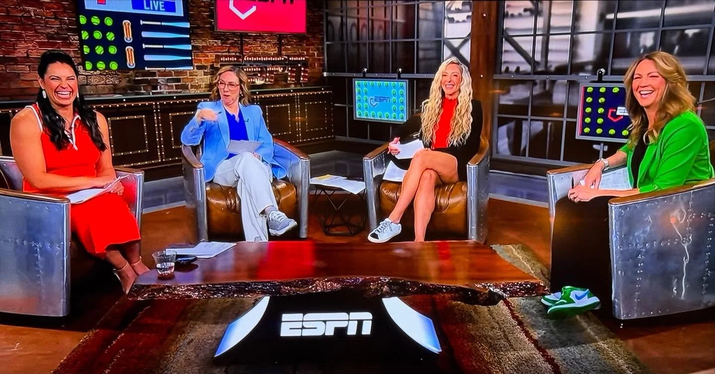 And just like that, the field of 64 teams is unveiled! 
64 &mdash;&gt; 16 &mdash;&gt; 8 &mdash;&gt; 2 &mdash;&gt; 1. 🥎  Which Regional will be toughest to make it through to Supers? 

@jessmendoza2 @bamwins @amandascarborough @wcws2025