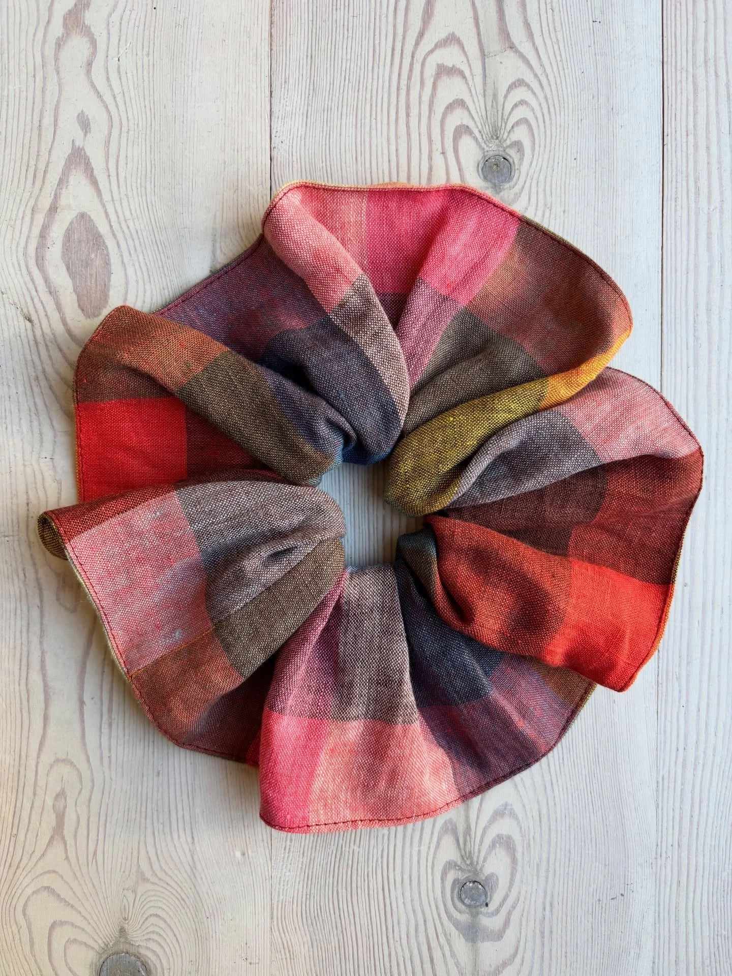 Need a small gift for a friend, teacher, relative, secret Santa, work colleague? 
Large linen/cotton patchwork scrunchies - 22cm - all ready to post. &pound;13 incl uk postage 
DM to purchase x
