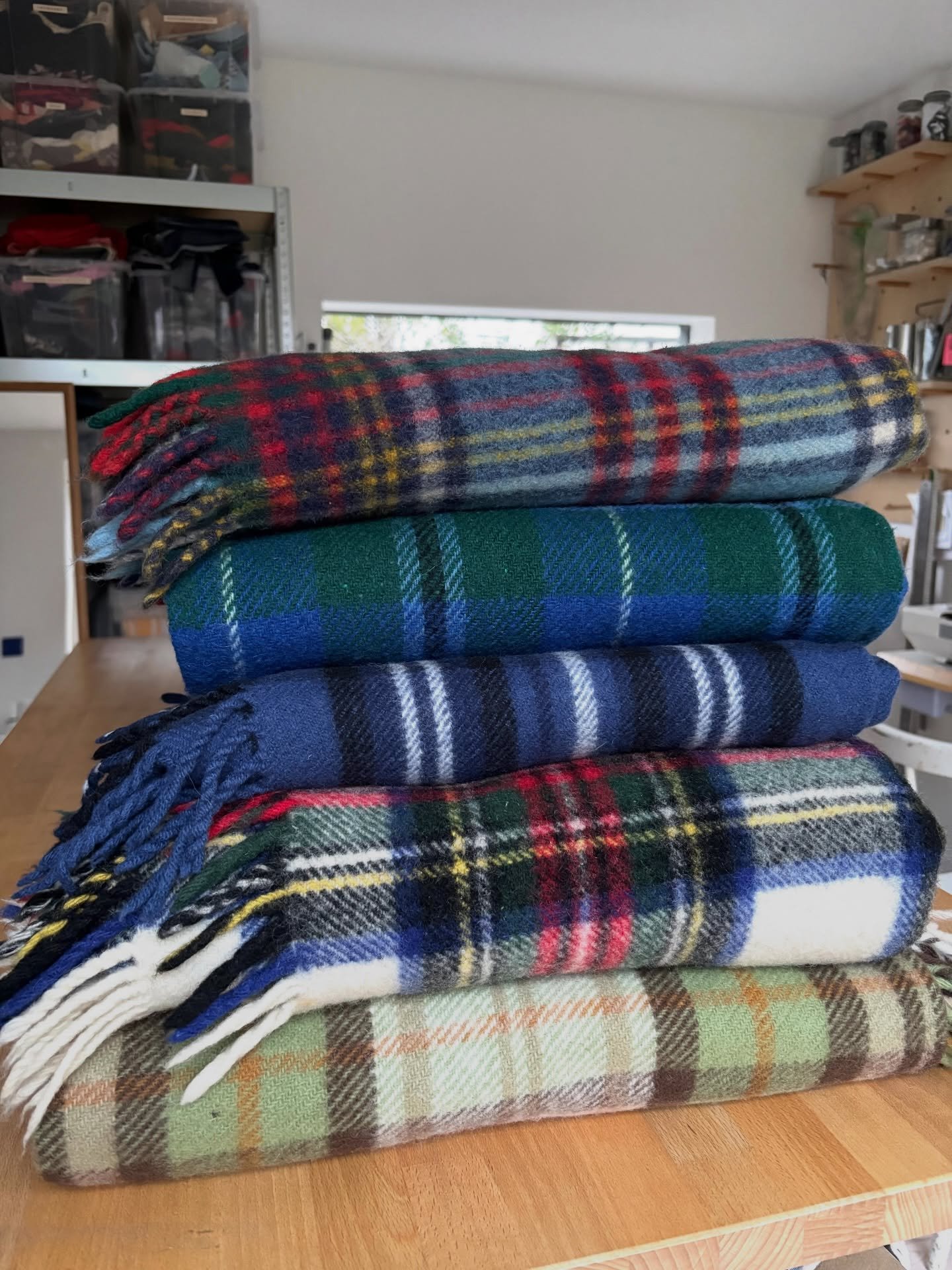 Life lately..

Newly sourced blankets, soon to be jackets 
Scrabble
Seafront life
Christmas dinner for 12
Christmas Day sea swim
Always looking at the sky 
Cutting out satisfaction - no wastage 👌
Various festive get togethers 
Quilted jackets keepin