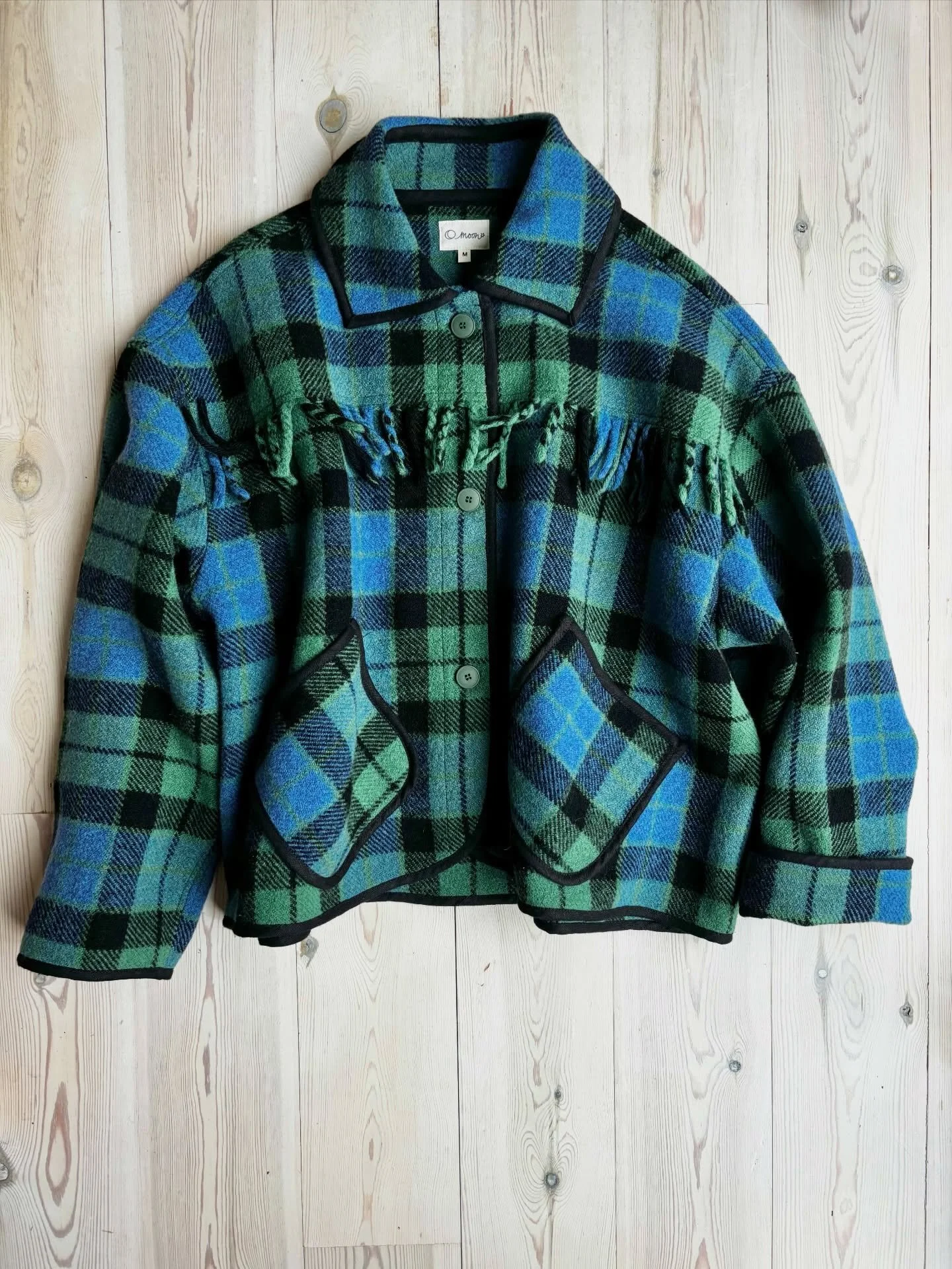 Blankets jackets dropping on the website TOMORROW night. 
Friday 30th Jan. 7pm (UK time). Link in bio.

A small but perfect collection of Picnic blanket jackets. 

Each one unique, made from a repurposed wool blanket with edges bound in linen.

In or