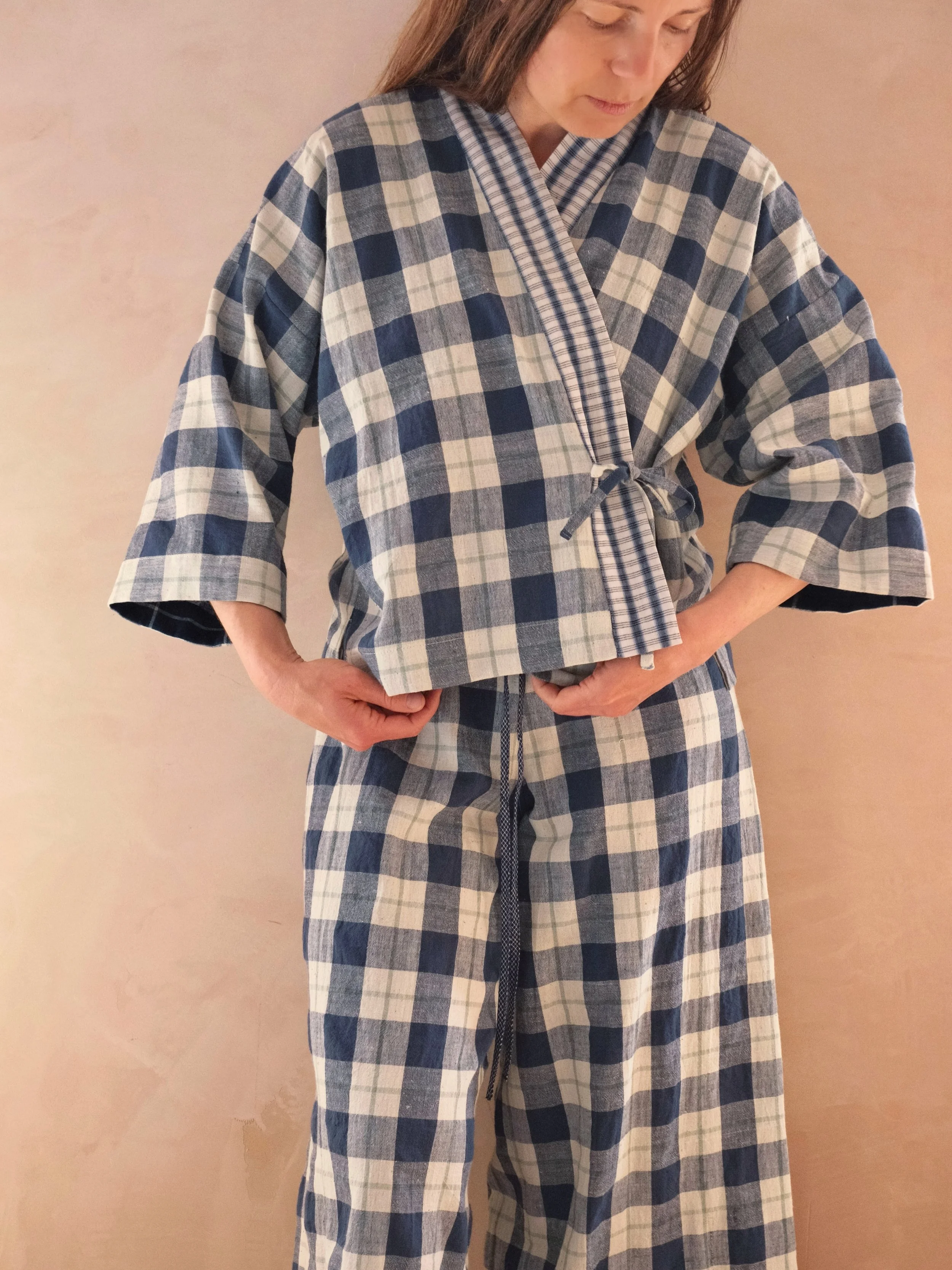 Hands up who loves a co-ord 🖐🏽

This beautiful organic Indian hand loom cotton fabric was crying out to be one. 
An easy fitting wrap top with a contrast repurposed Japanese yukata fabric neck band. 
Super comfortable wide leg, elastic waist trouse