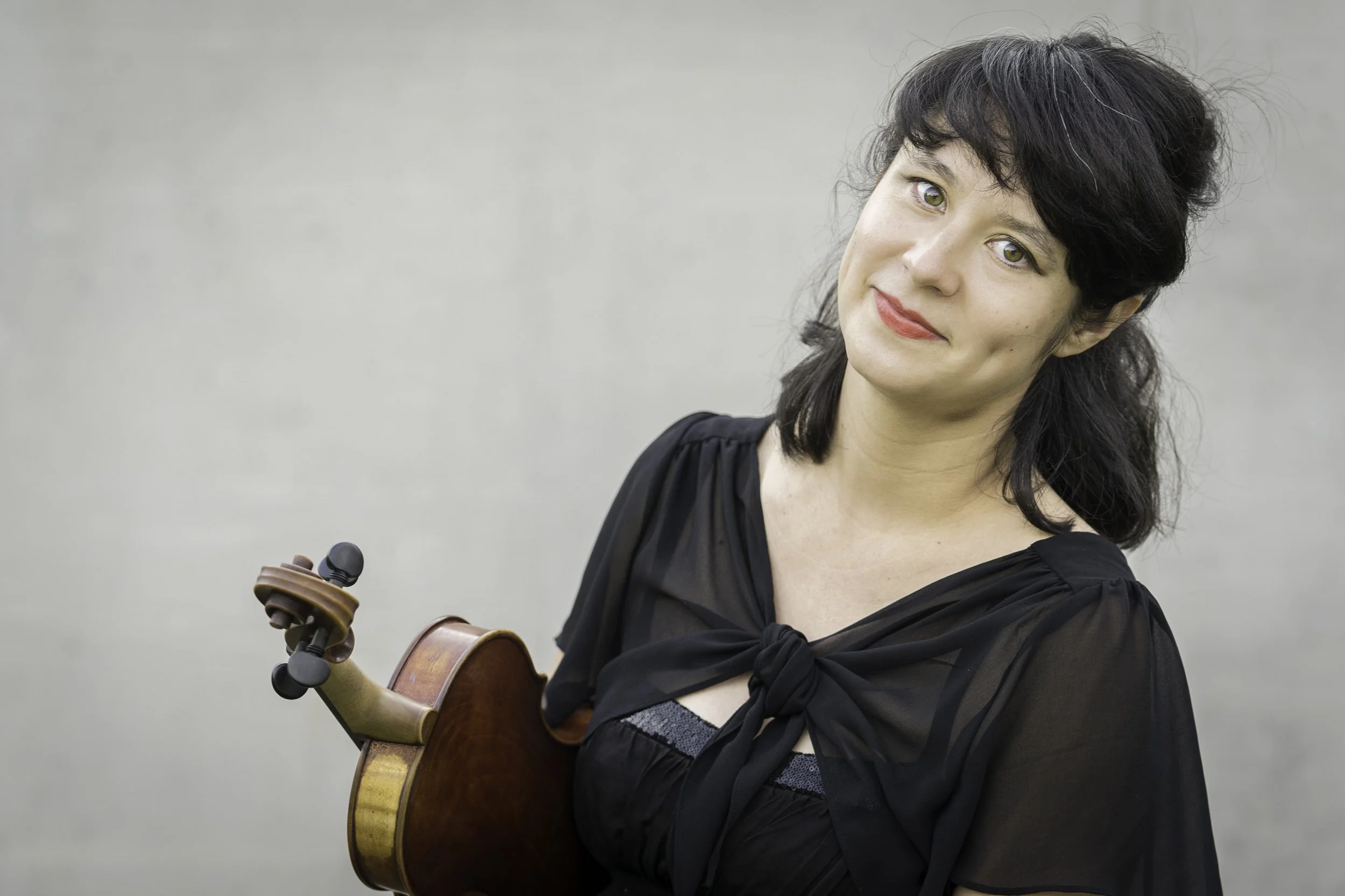 Erika Schutter, Violine