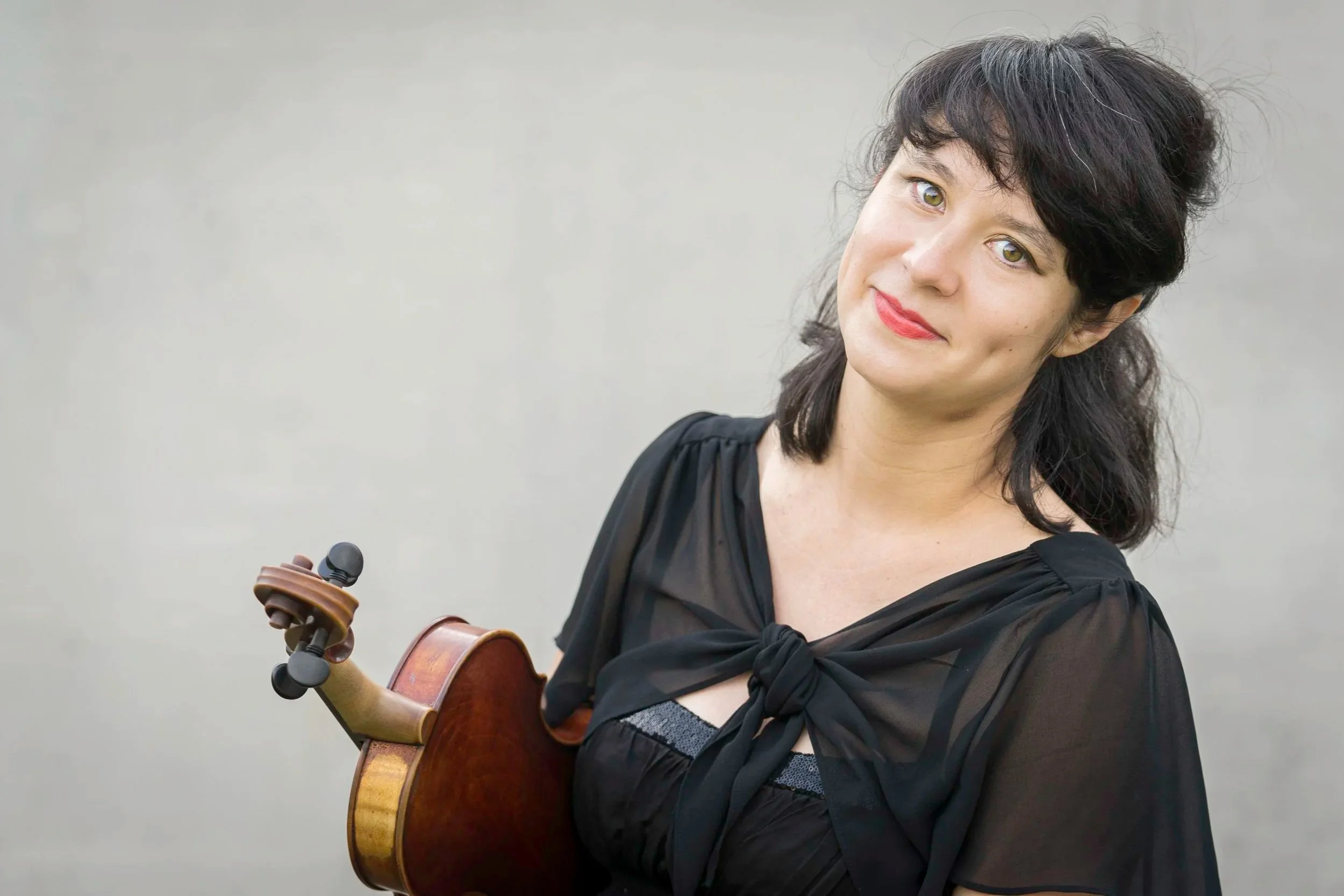 Erika Schutter, Violine