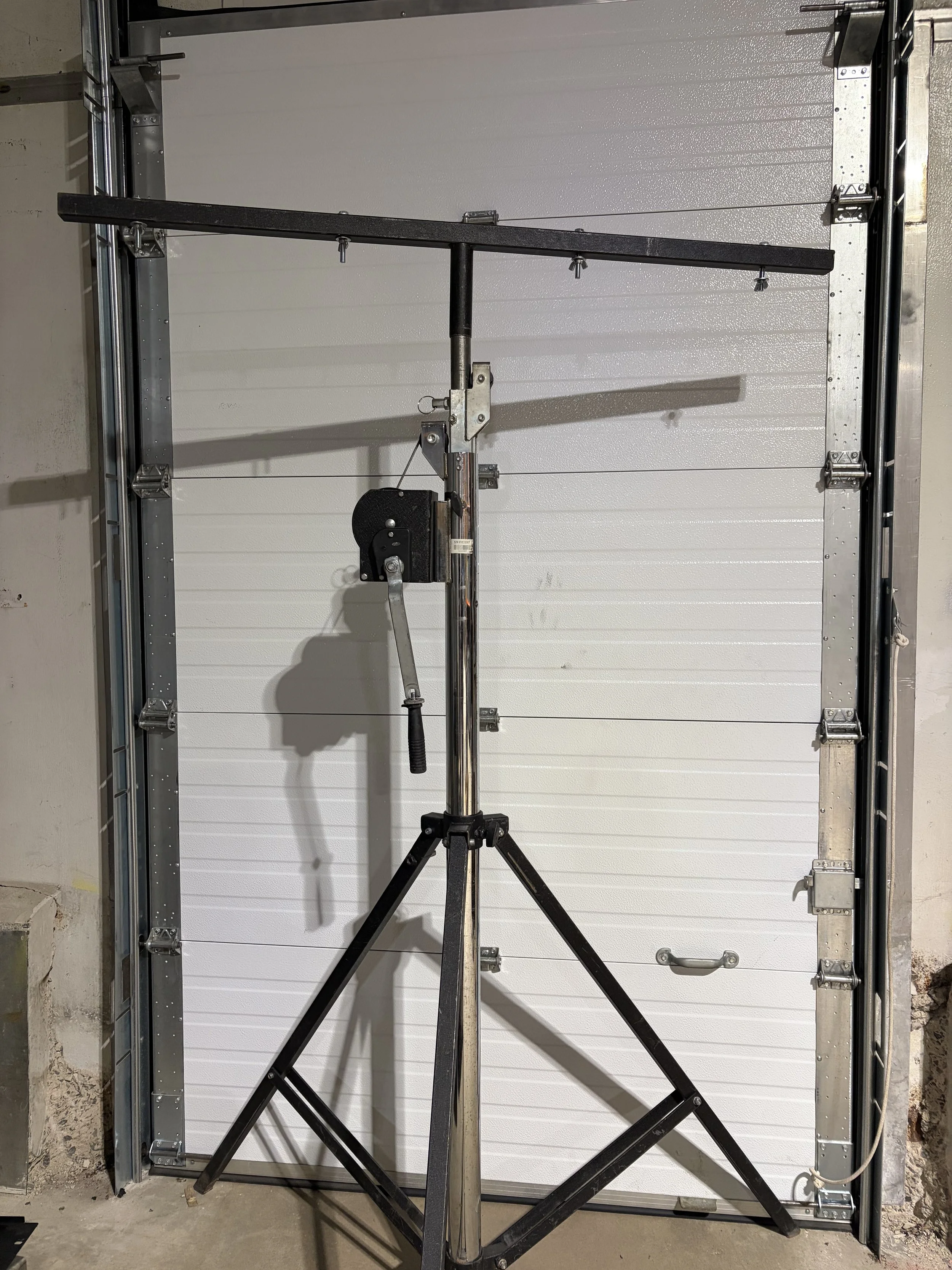 Global Truss ST-132 crank stand