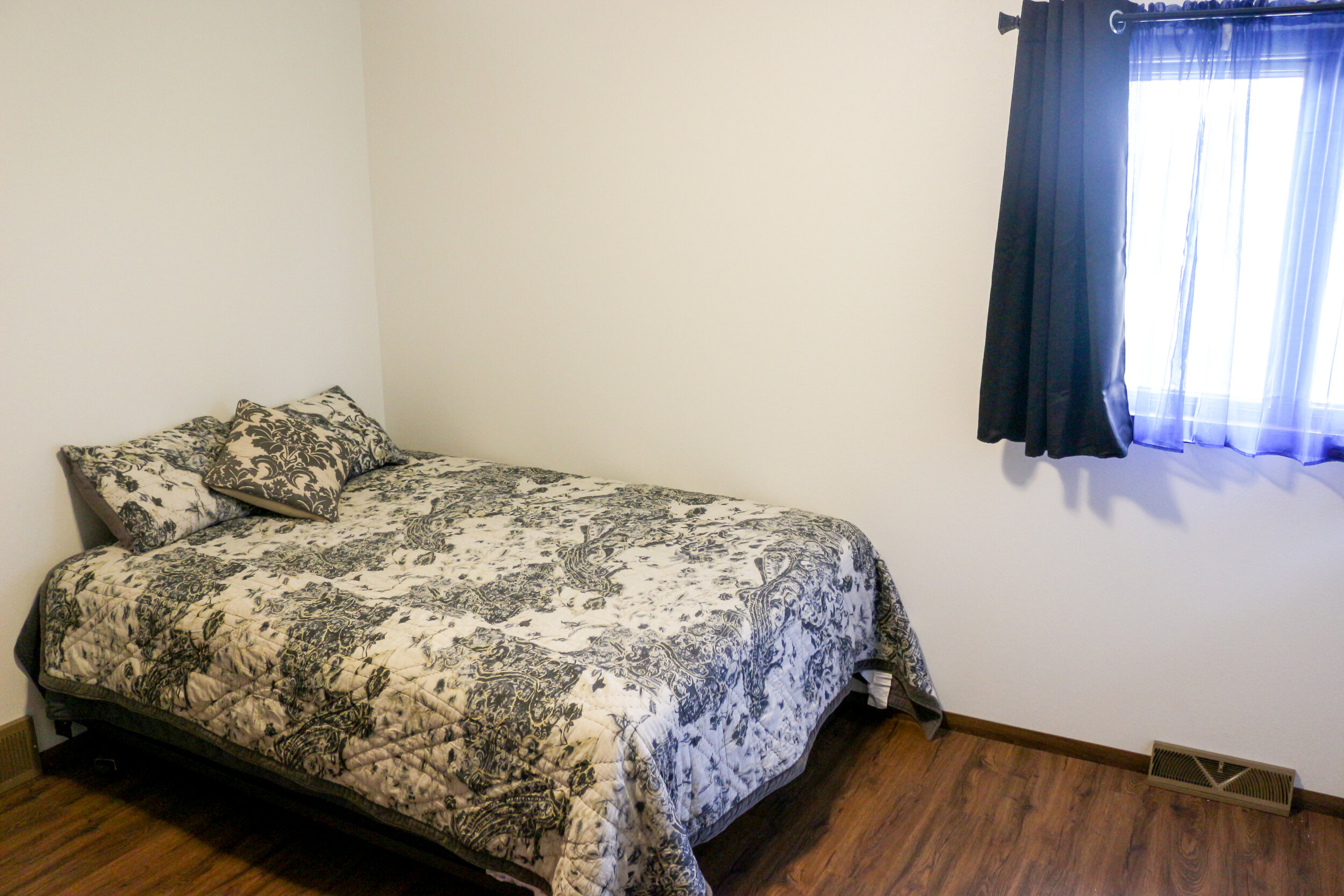 nolanbedroom.jpg