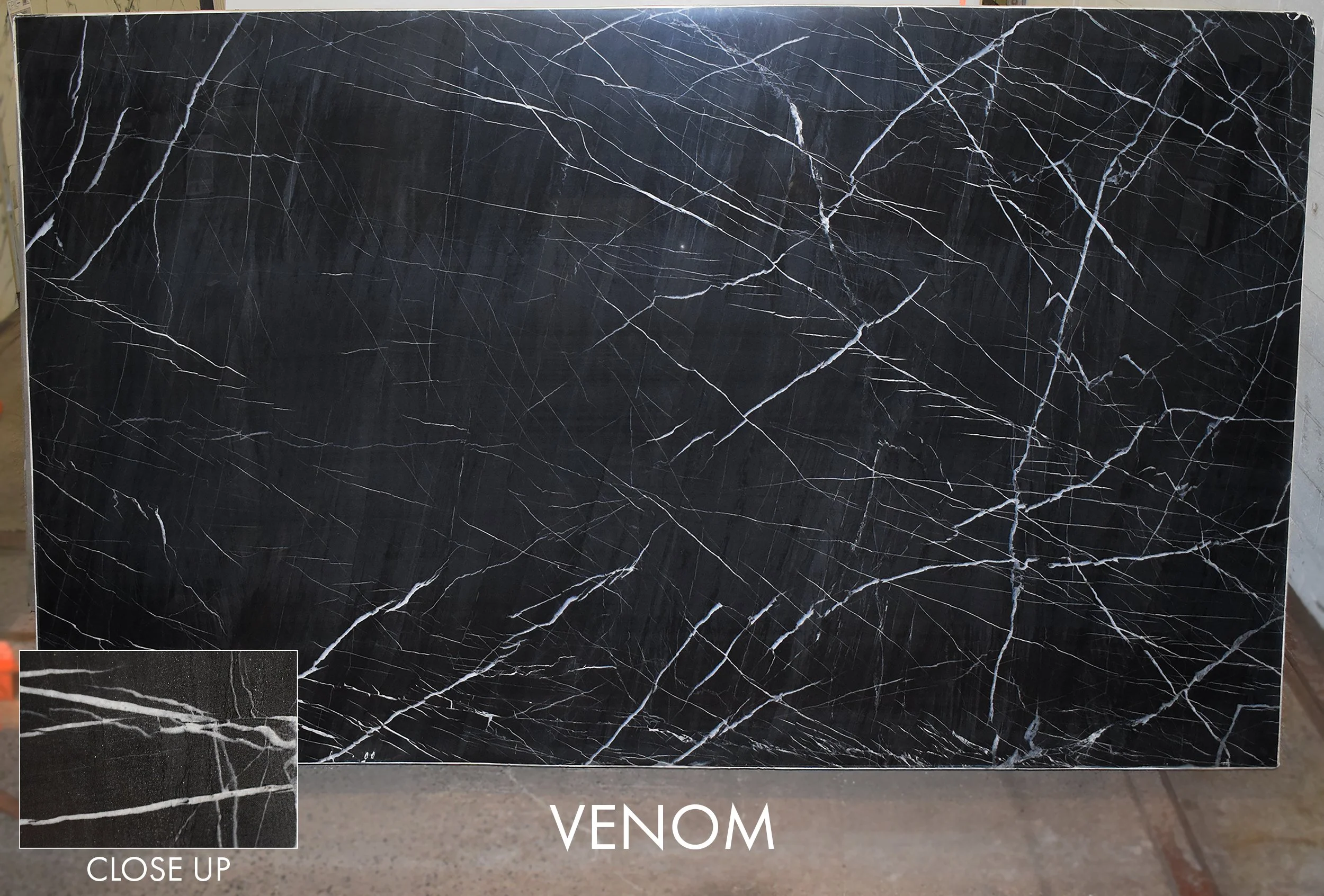 Venom PRM010826 129.5x78x3.jpg