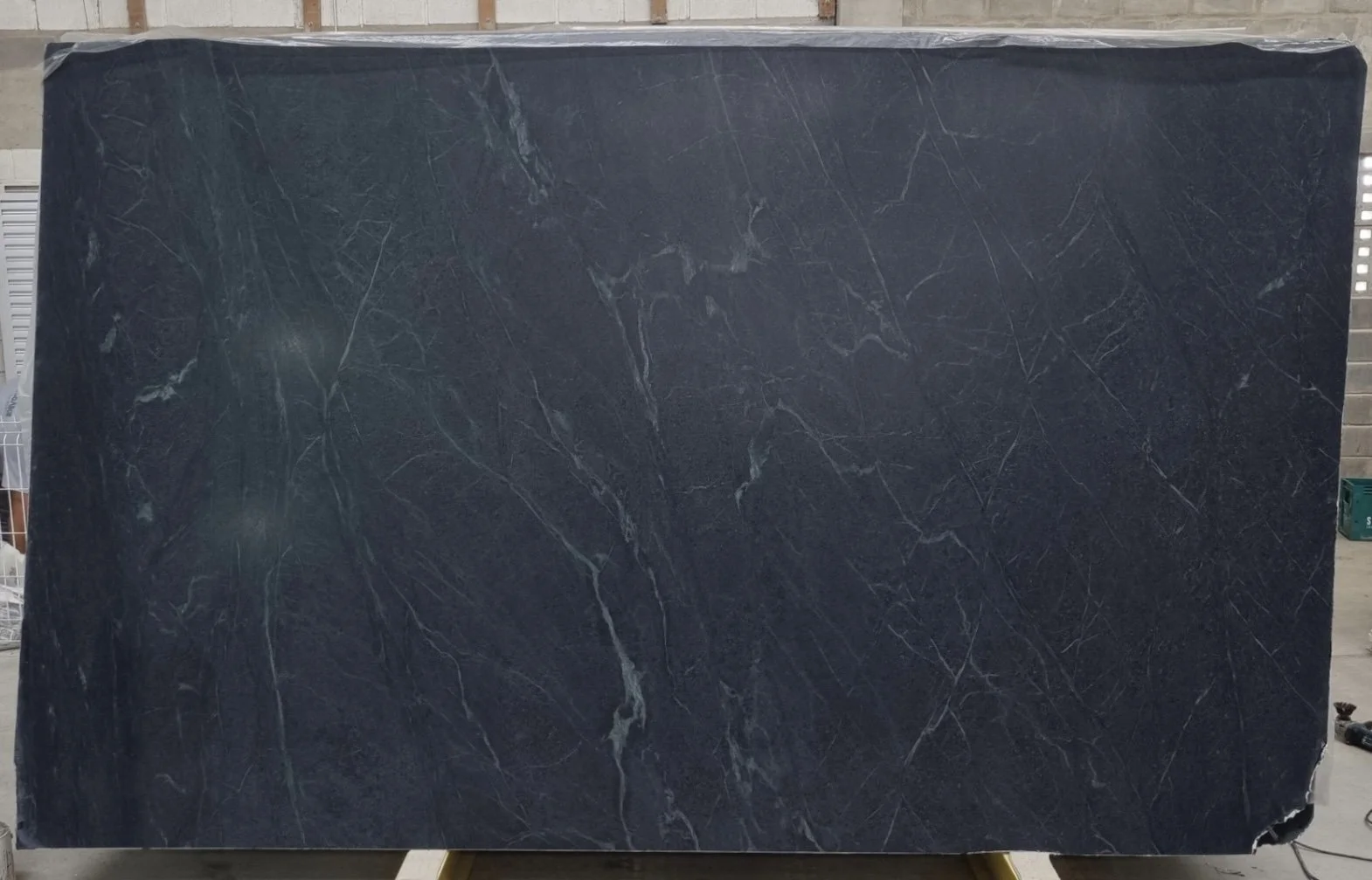 SOAPSTONE BLACK HONED