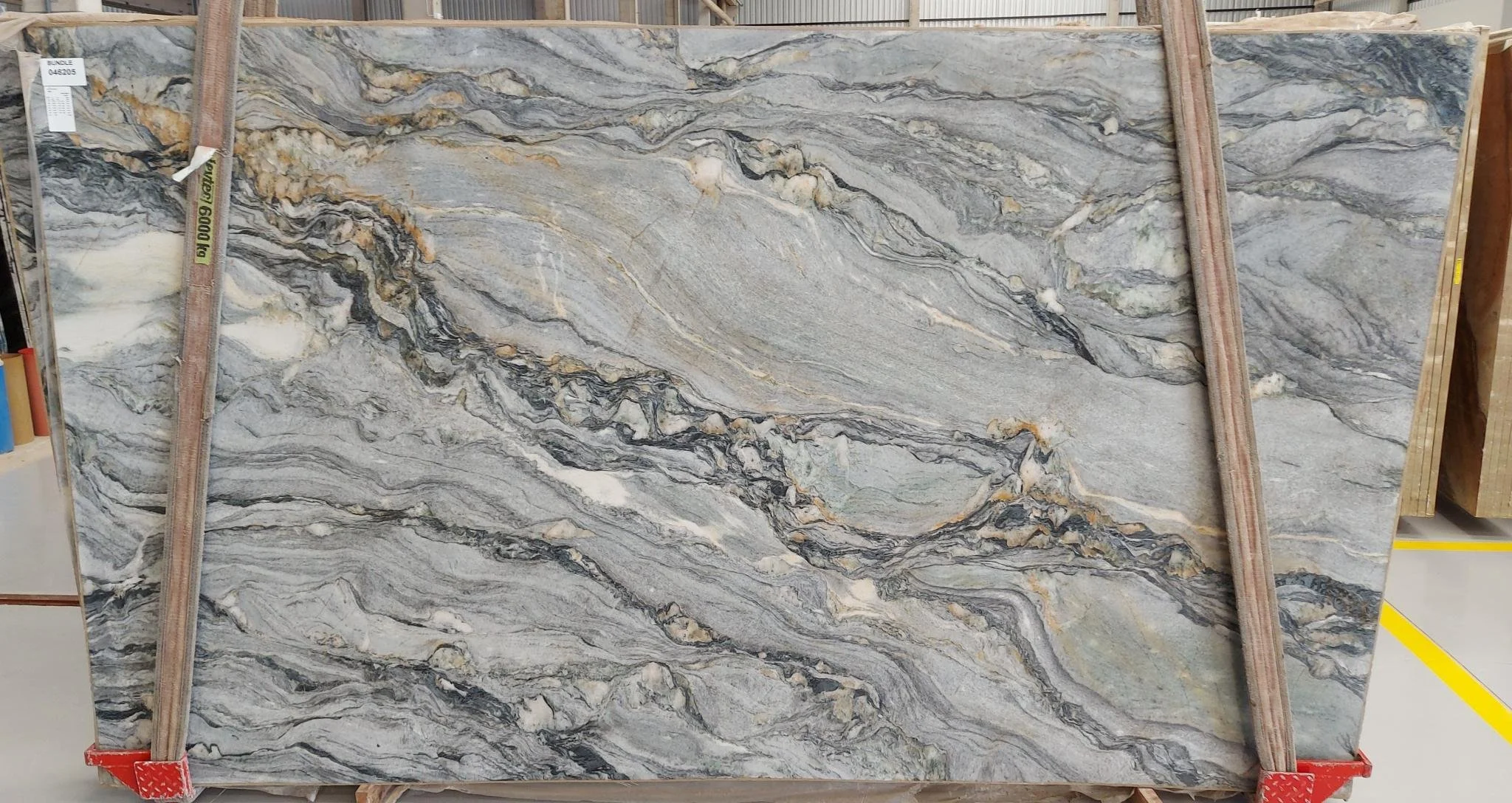 FUSION FANTASY LEATHERED QUARTZITE
