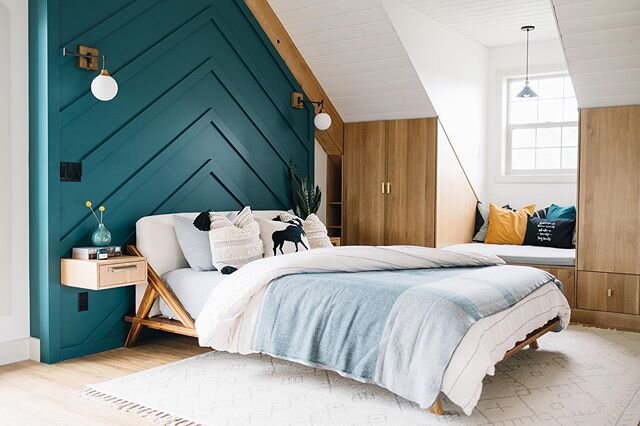 Where are you planning on taking your summer holidays this year? Is it a cabin in the mountains or camping at a lake? So many great places to visit here in Alberta! -
📸: @tracey.jazmin for Laurie Griffiths Interior Design
-
#yegdesign #yeginteriorde