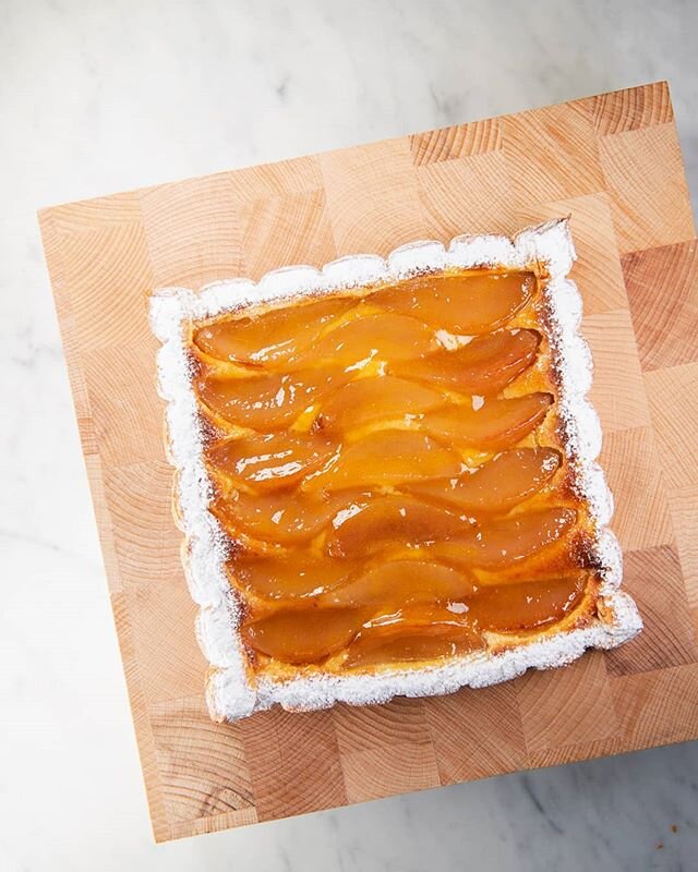 Th&eacute; ou caf&eacute; pour accompagner un morceau de tarte aux poires et cr&egrave;me d'amandes?
📸 @laurent_van_ausloos
#maisonnihoul #brussels #teatime #coffeetime